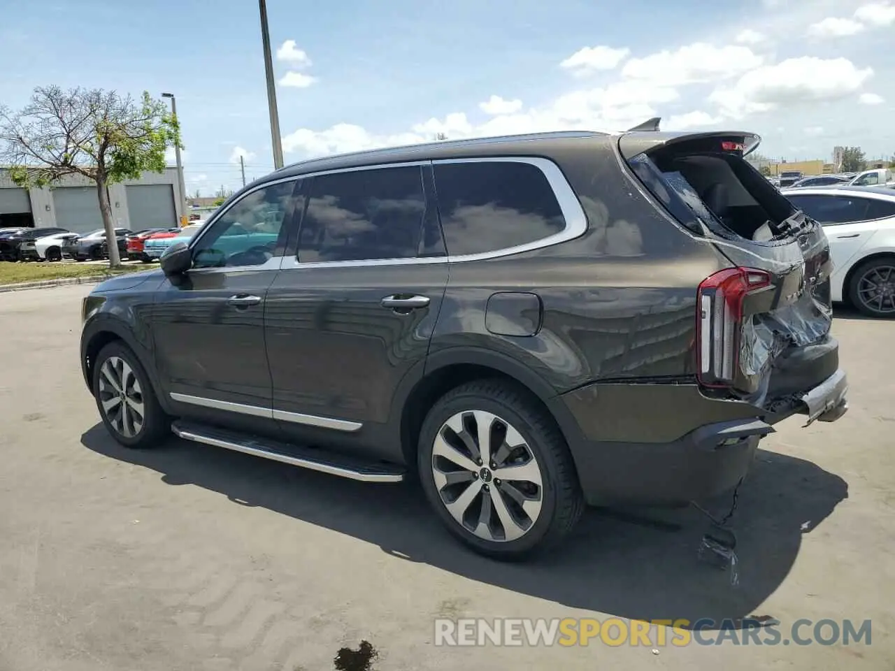2 Photograph of a damaged car 5XYP6DHC7NG241722 KIA TELLURIDE 2022