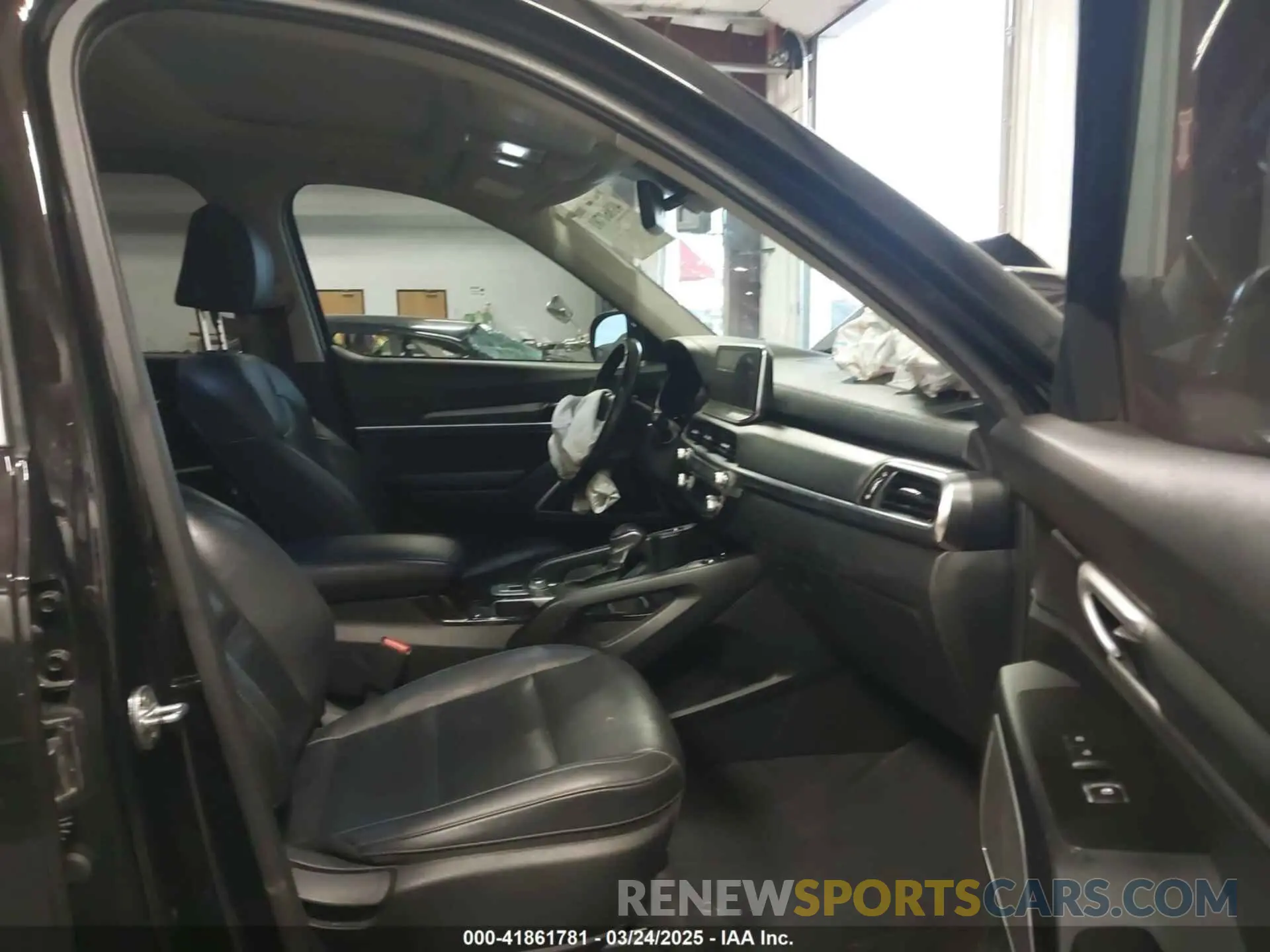 5 Photograph of a damaged car 5XYP6DHC8NG281257 KIA TELLURIDE 2022