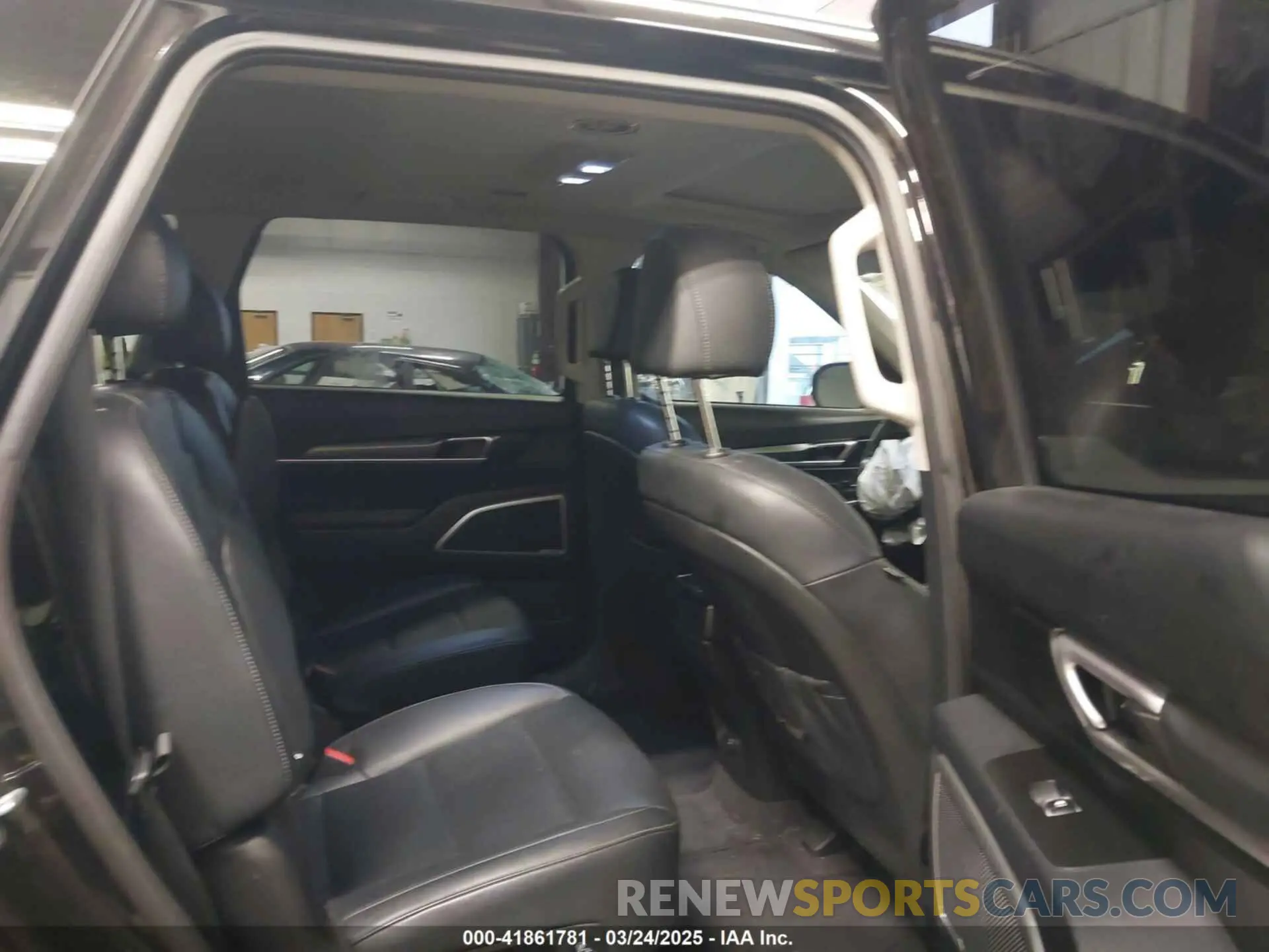 8 Photograph of a damaged car 5XYP6DHC8NG281257 KIA TELLURIDE 2022
