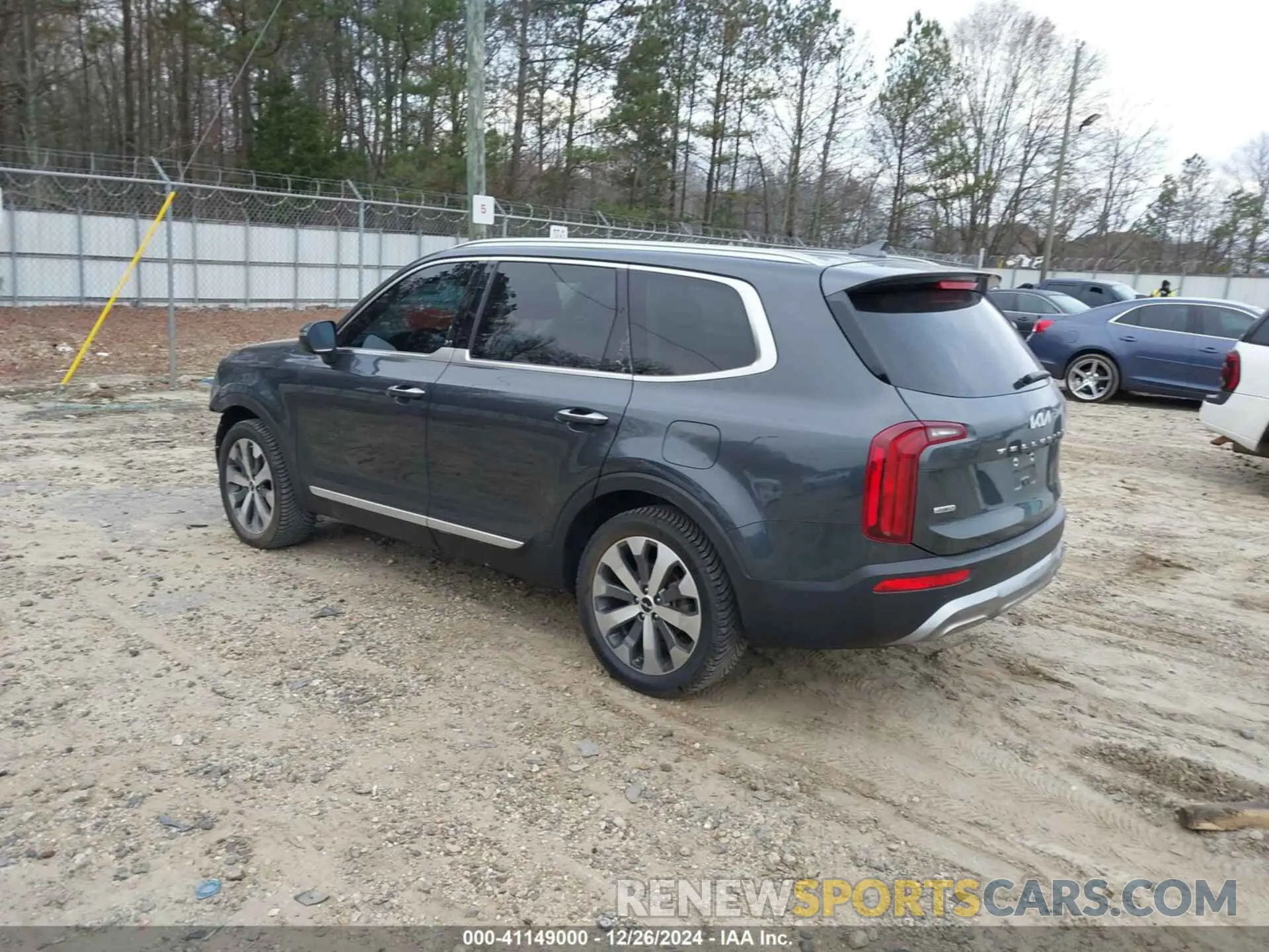 3 Photograph of a damaged car 5XYP6DHCXNG240676 KIA TELLURIDE 2022