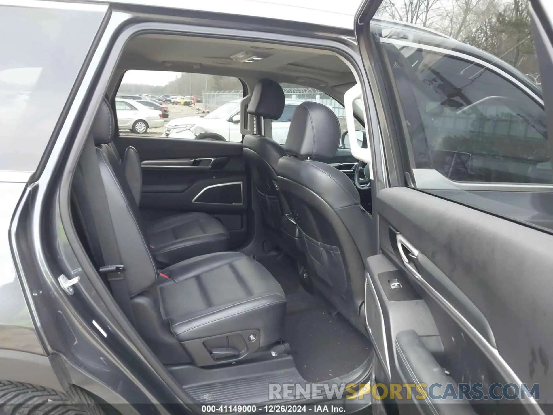 8 Photograph of a damaged car 5XYP6DHCXNG240676 KIA TELLURIDE 2022