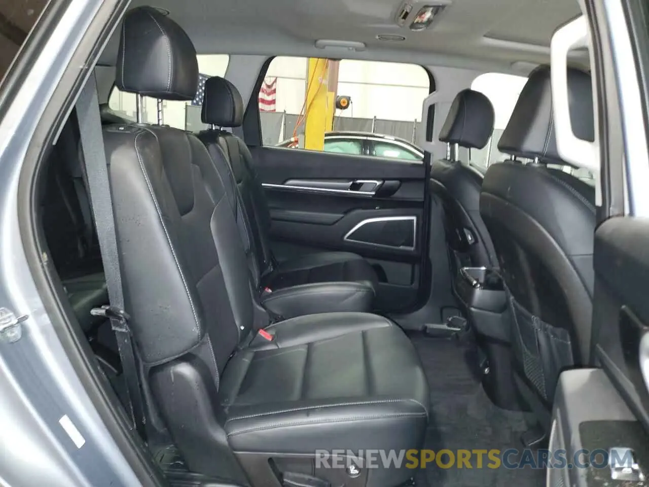 11 Photograph of a damaged car 5XYP6DHCXNG249121 KIA TELLURIDE 2022