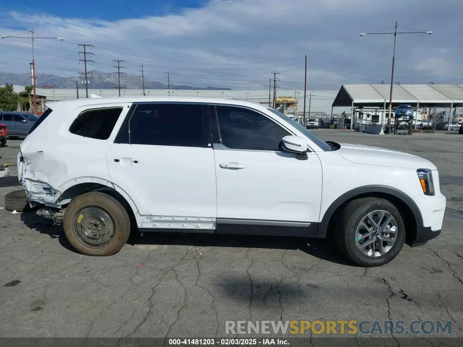 14 Photograph of a damaged car 5XYP24GCXPG374636 KIA TELLURIDE 2023