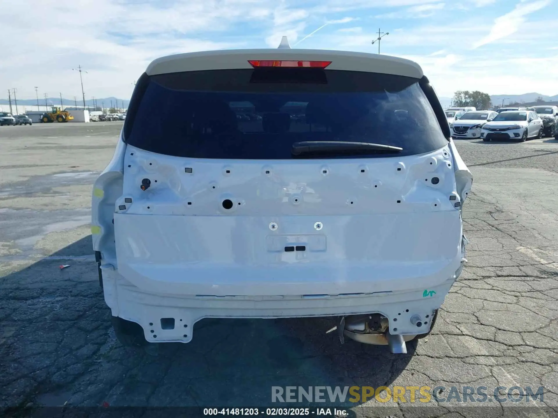 17 Photograph of a damaged car 5XYP24GCXPG374636 KIA TELLURIDE 2023