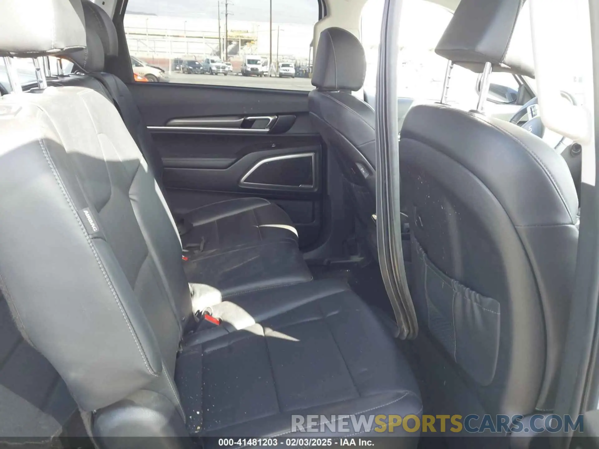 8 Photograph of a damaged car 5XYP24GCXPG374636 KIA TELLURIDE 2023