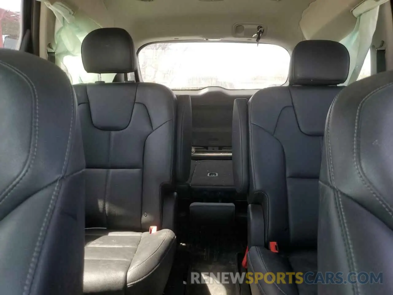 10 Photograph of a damaged car 5XYP34GC0PG347913 KIA TELLURIDE 2023