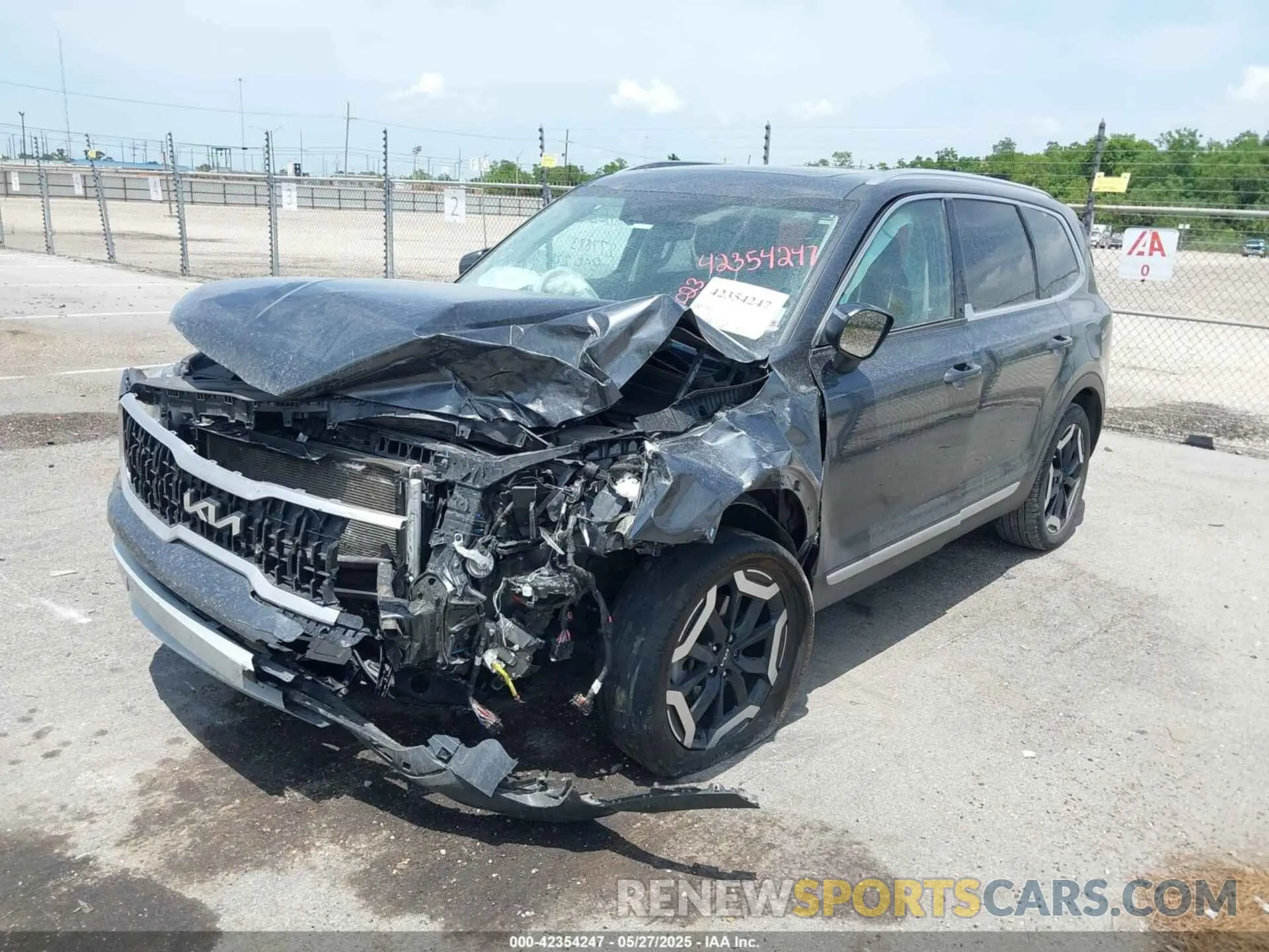 13 Photograph of a damaged car 5XYP34GC3PG350224 KIA TELLURIDE 2023