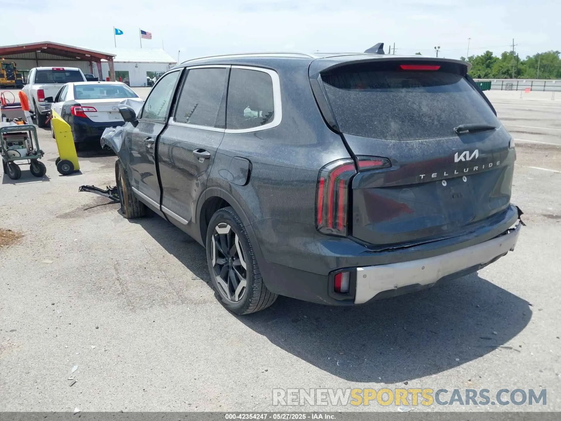 3 Photograph of a damaged car 5XYP34GC3PG350224 KIA TELLURIDE 2023
