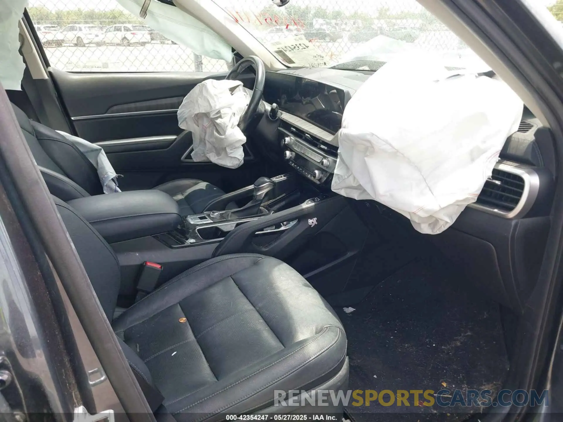 5 Photograph of a damaged car 5XYP34GC3PG350224 KIA TELLURIDE 2023