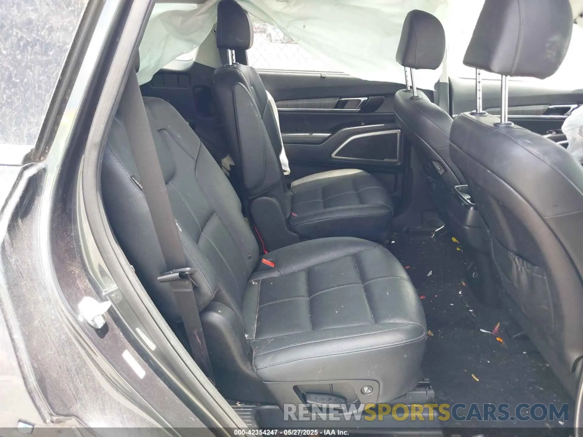 8 Photograph of a damaged car 5XYP34GC3PG350224 KIA TELLURIDE 2023