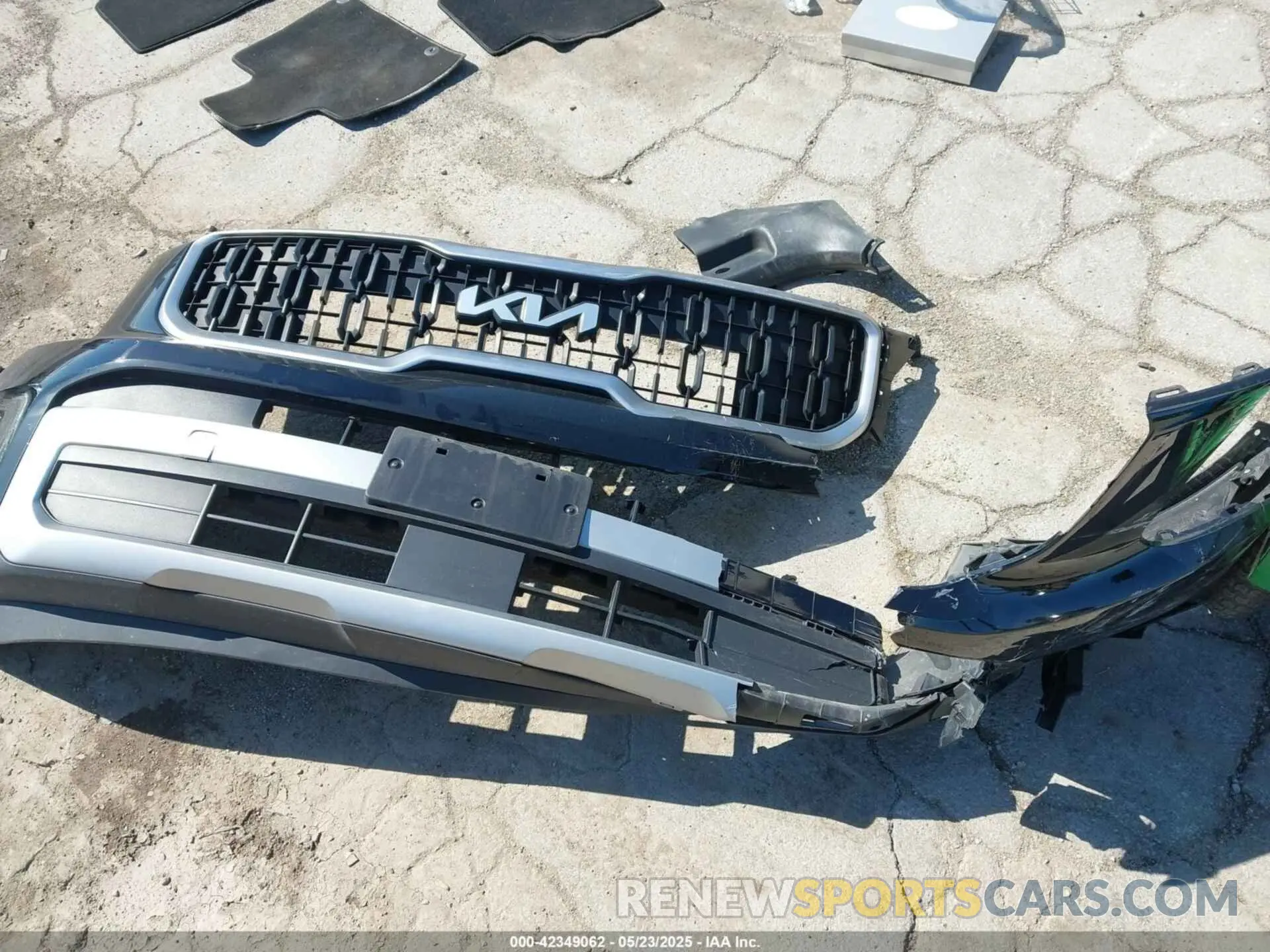 12 Photograph of a damaged car 5XYP34GC5PG364030 KIA TELLURIDE 2023