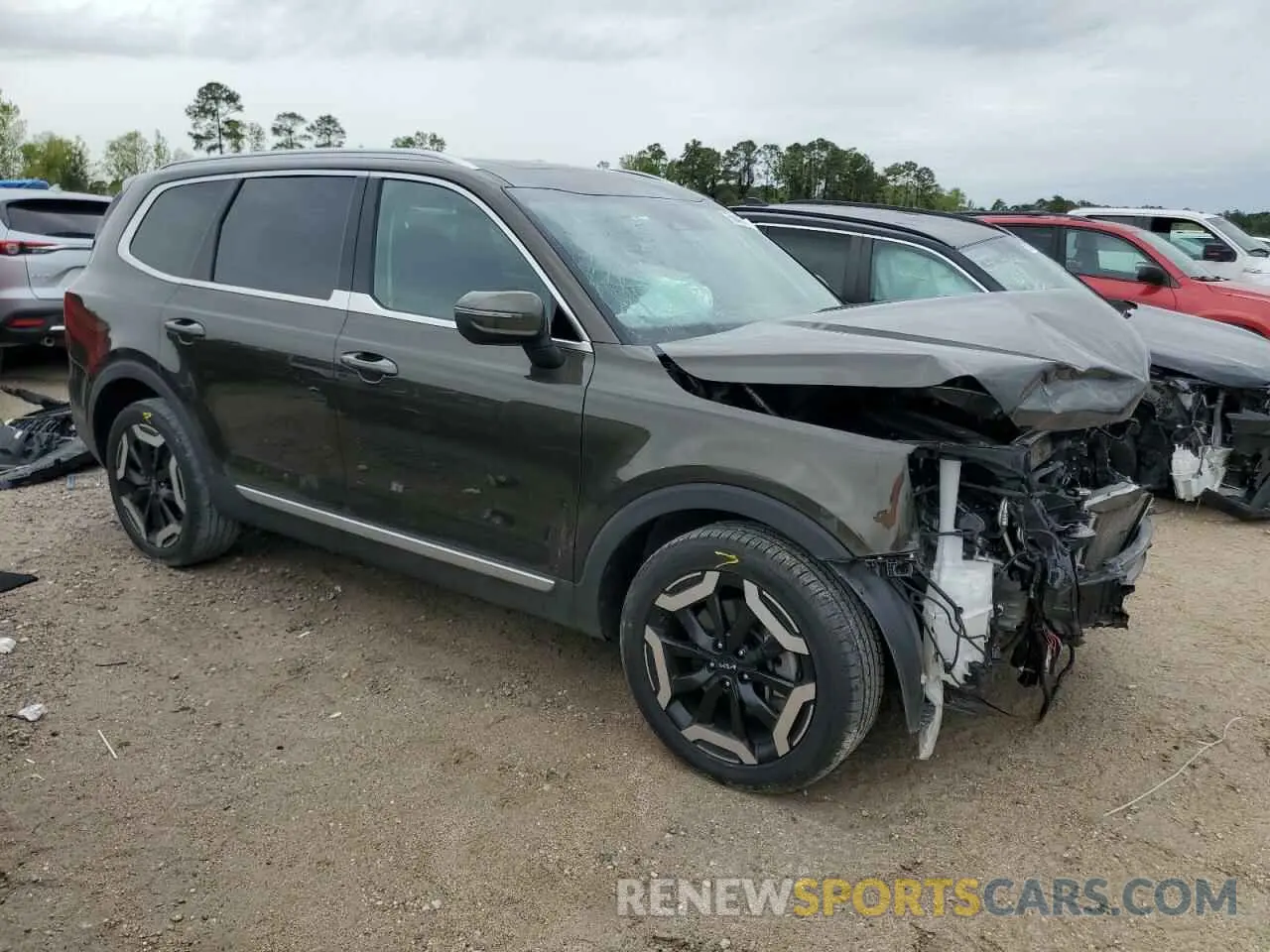 4 Photograph of a damaged car 5XYP34GC7PG348752 KIA TELLURIDE 2023