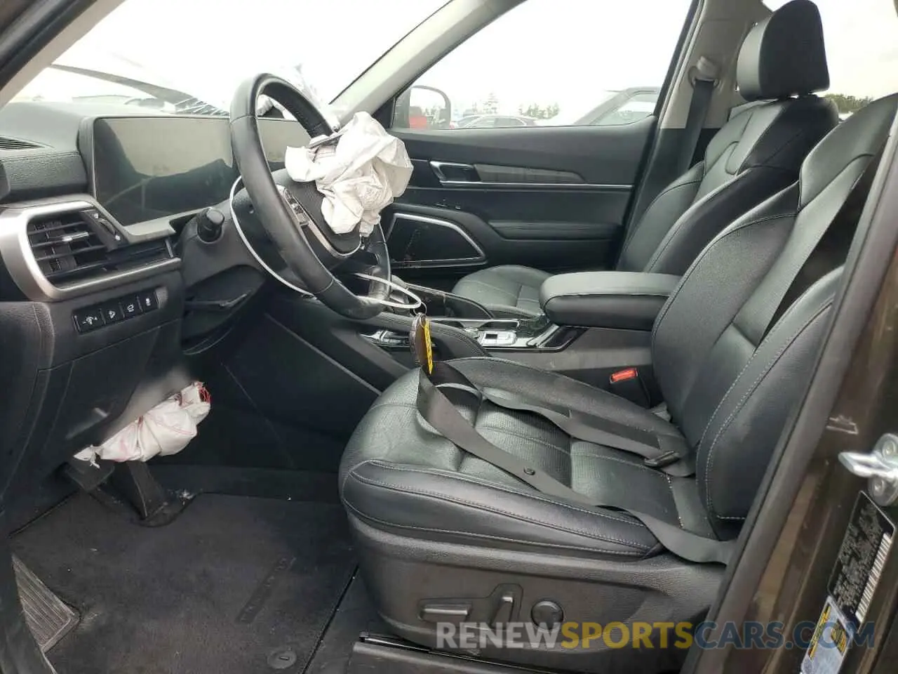 7 Photograph of a damaged car 5XYP34GC7PG348752 KIA TELLURIDE 2023
