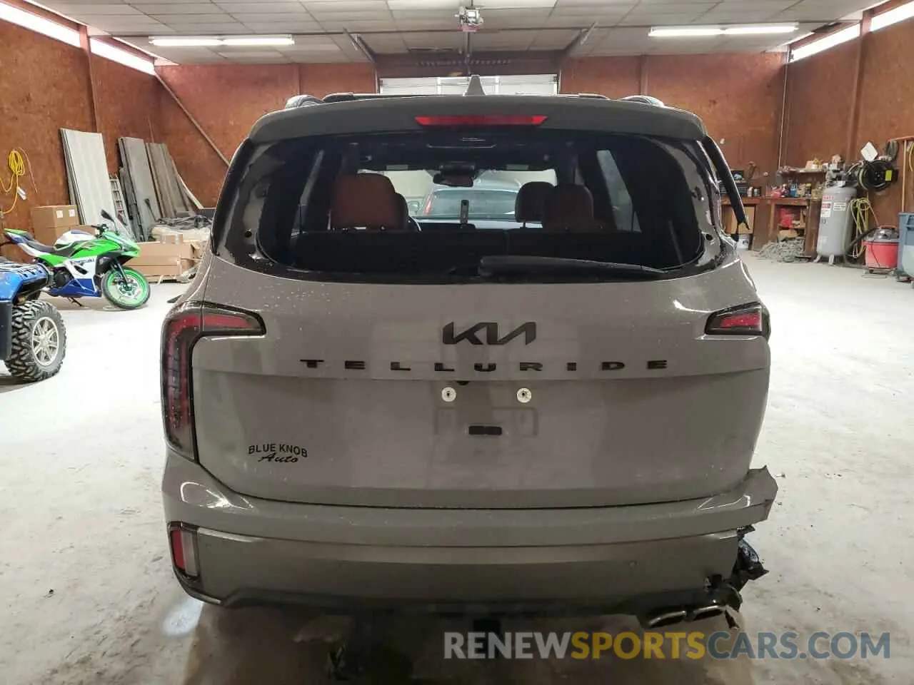6 Photograph of a damaged car 5XYP3DGC0PG327418 KIA TELLURIDE 2023