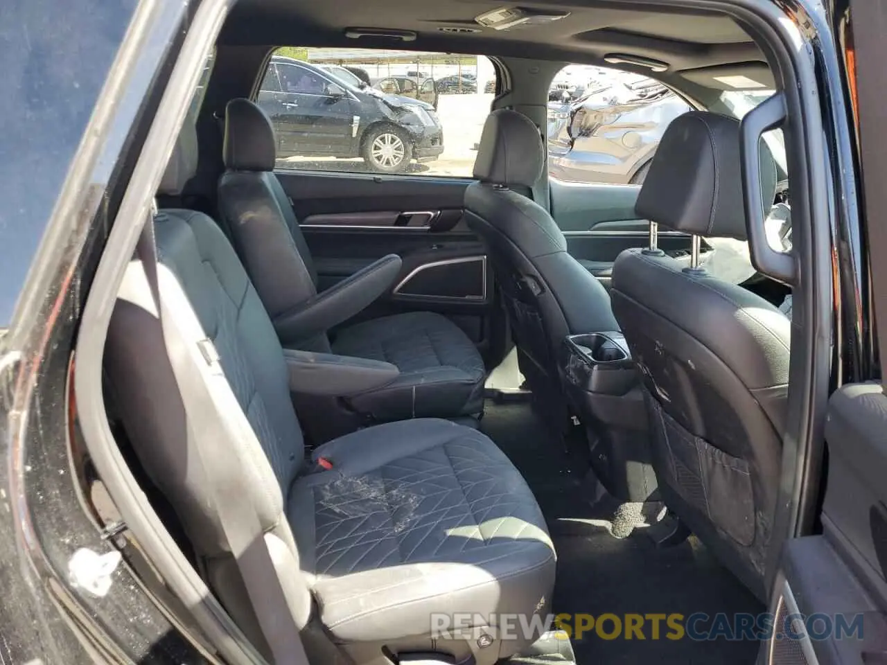 11 Photograph of a damaged car 5XYP3DGC0PG391359 KIA TELLURIDE 2023
