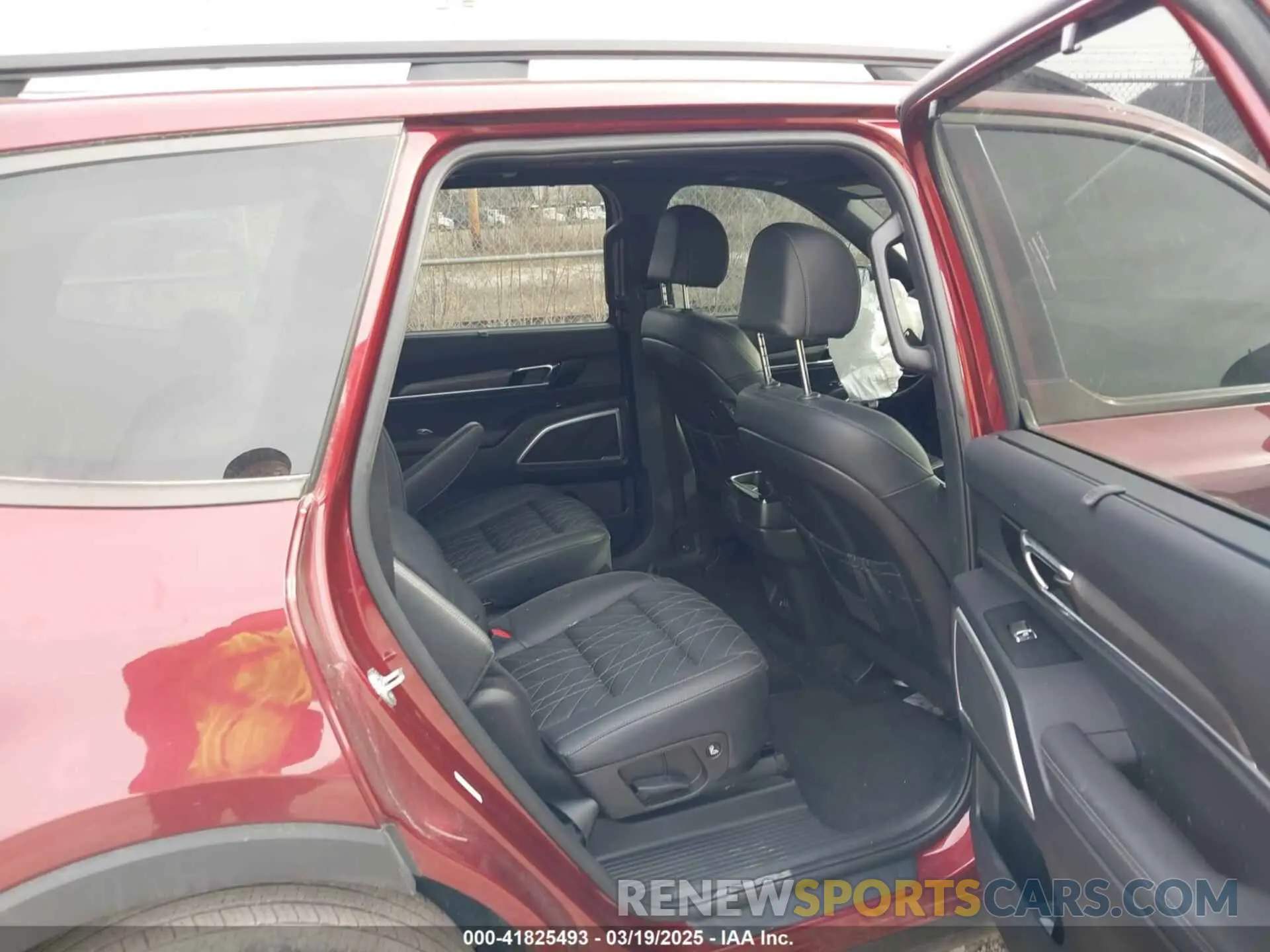 8 Photograph of a damaged car 5XYP3DGC7PG351361 KIA TELLURIDE 2023