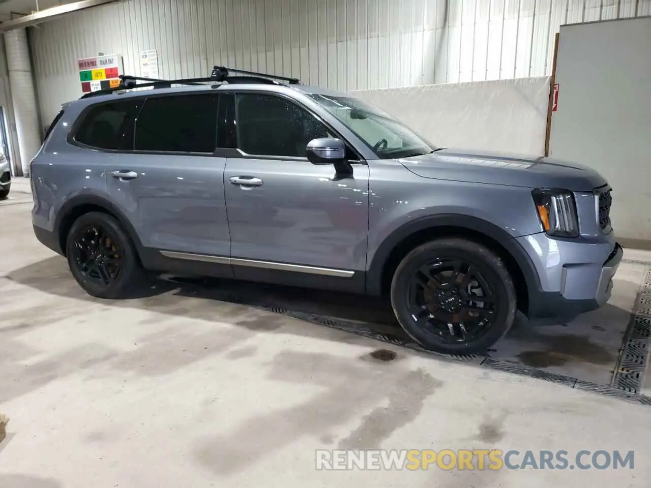 4 Photograph of a damaged car 5XYP3DGC8PG372784 KIA TELLURIDE 2023