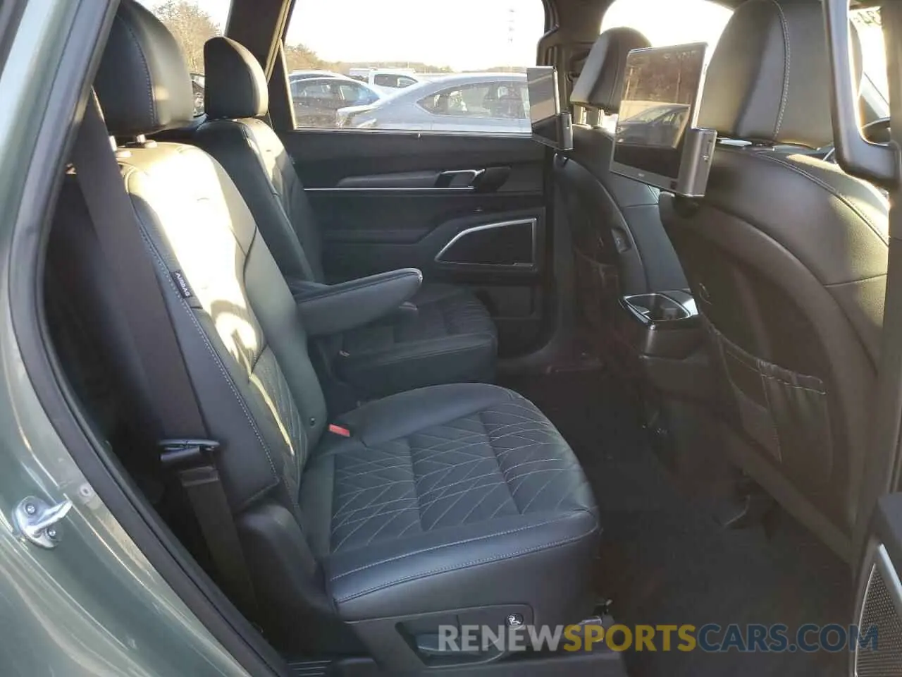 11 Photograph of a damaged car 5XYP3DGCXPG360992 KIA TELLURIDE 2023
