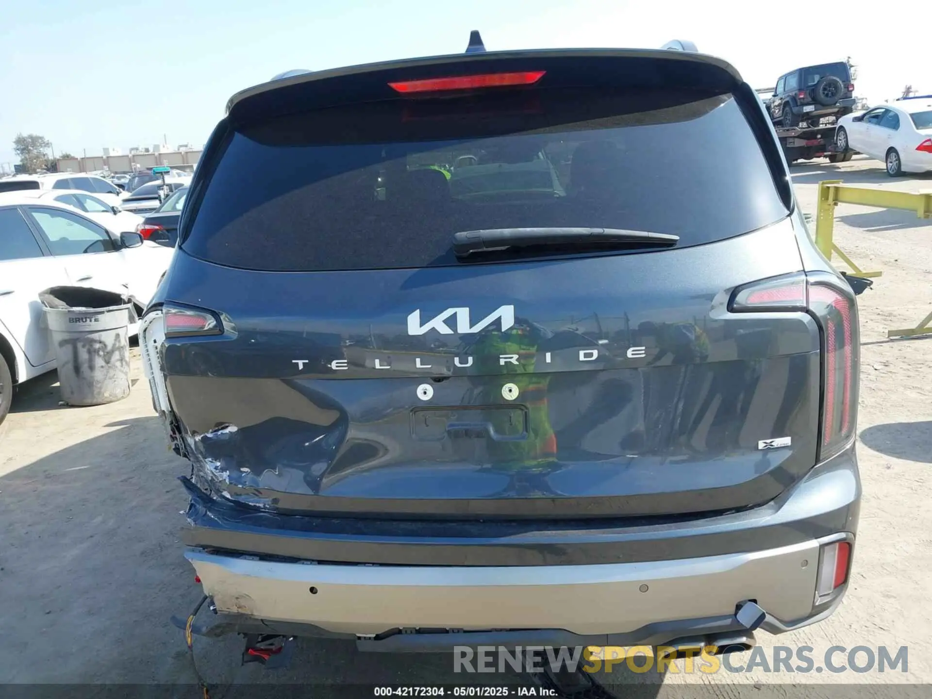 16 Photograph of a damaged car 5XYP3DGCXPG394527 KIA TELLURIDE 2023