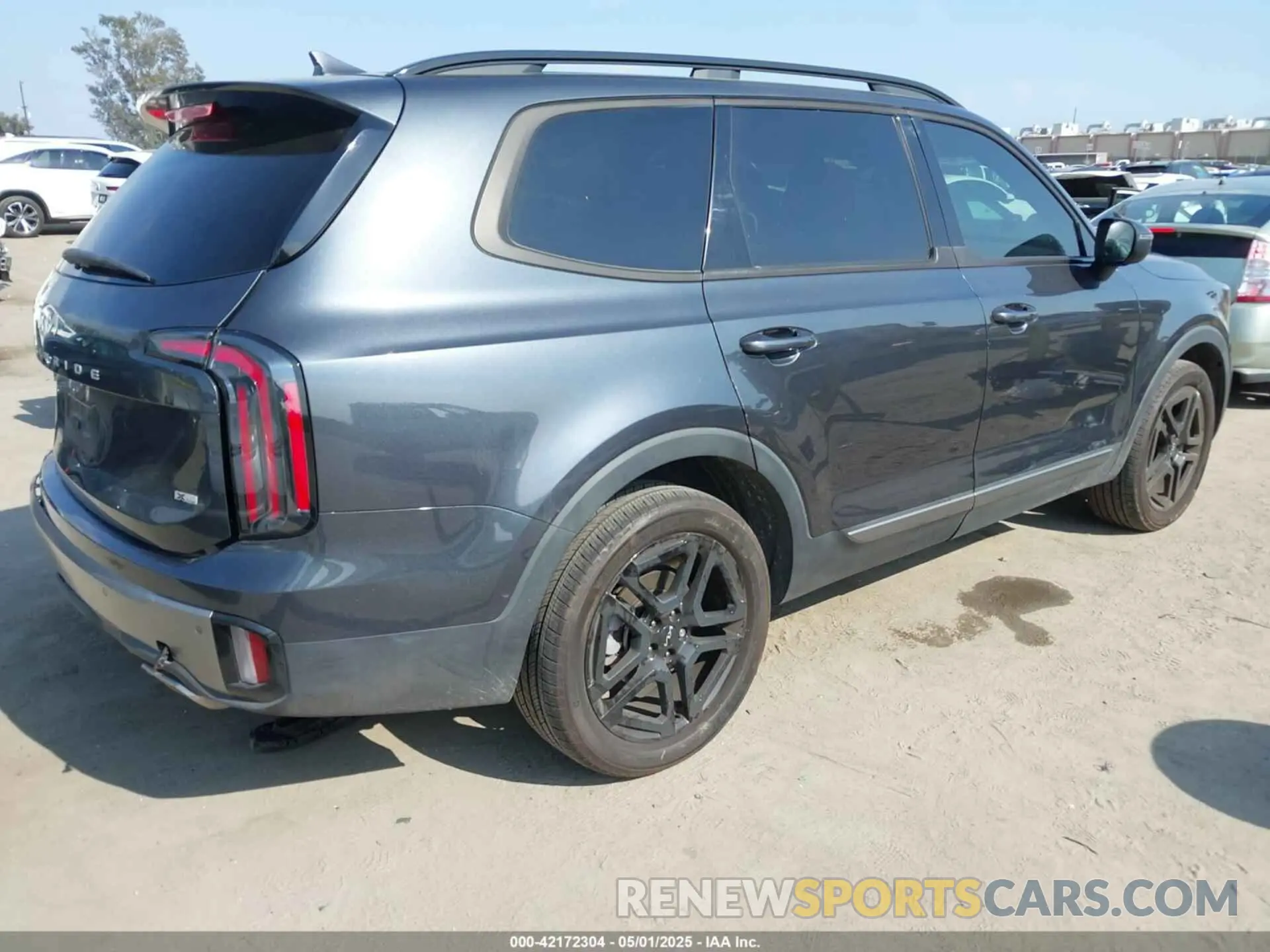 4 Photograph of a damaged car 5XYP3DGCXPG394527 KIA TELLURIDE 2023
