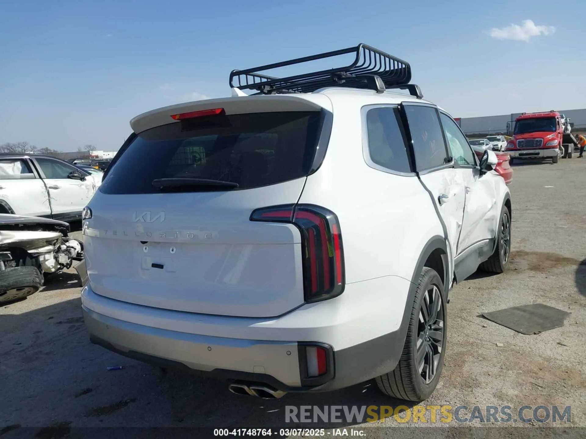 4 Photograph of a damaged car 5XYP54GC0PG334914 KIA TELLURIDE 2023