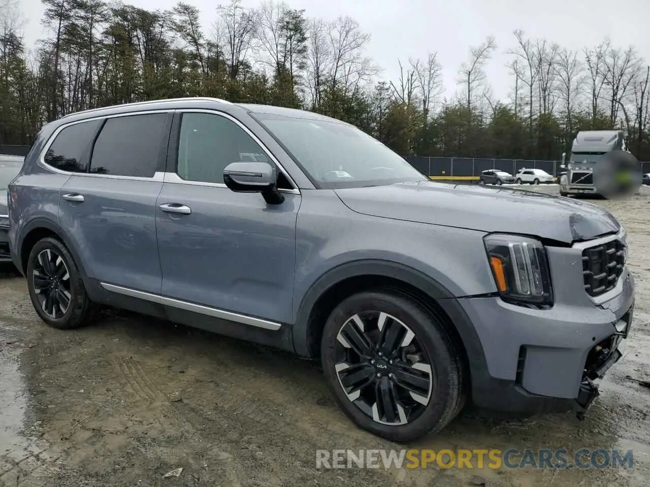 4 Photograph of a damaged car 5XYP5DGC0PG335948 KIA TELLURIDE 2023