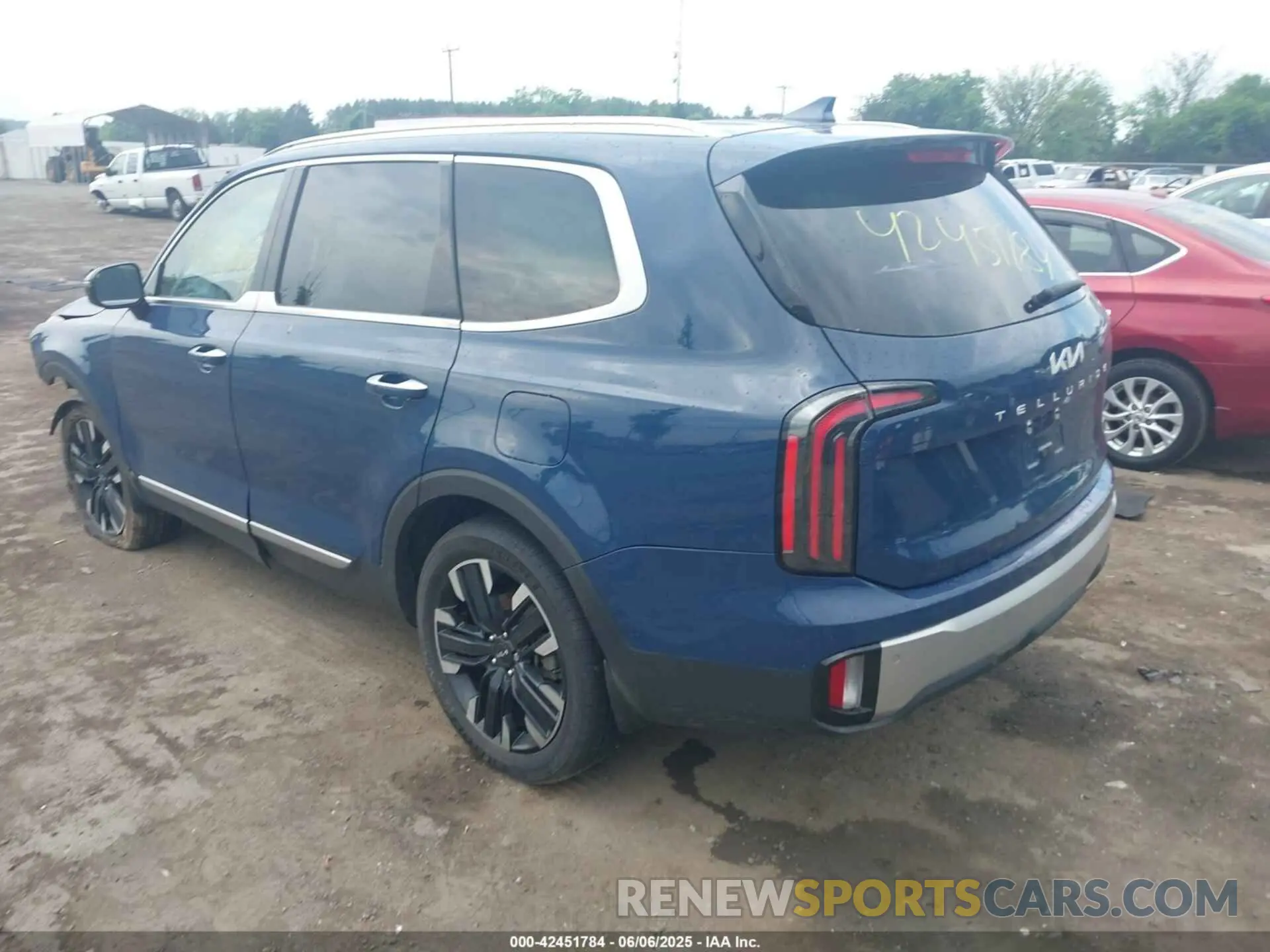 3 Photograph of a damaged car 5XYP5DGC0PG403486 KIA TELLURIDE 2023
