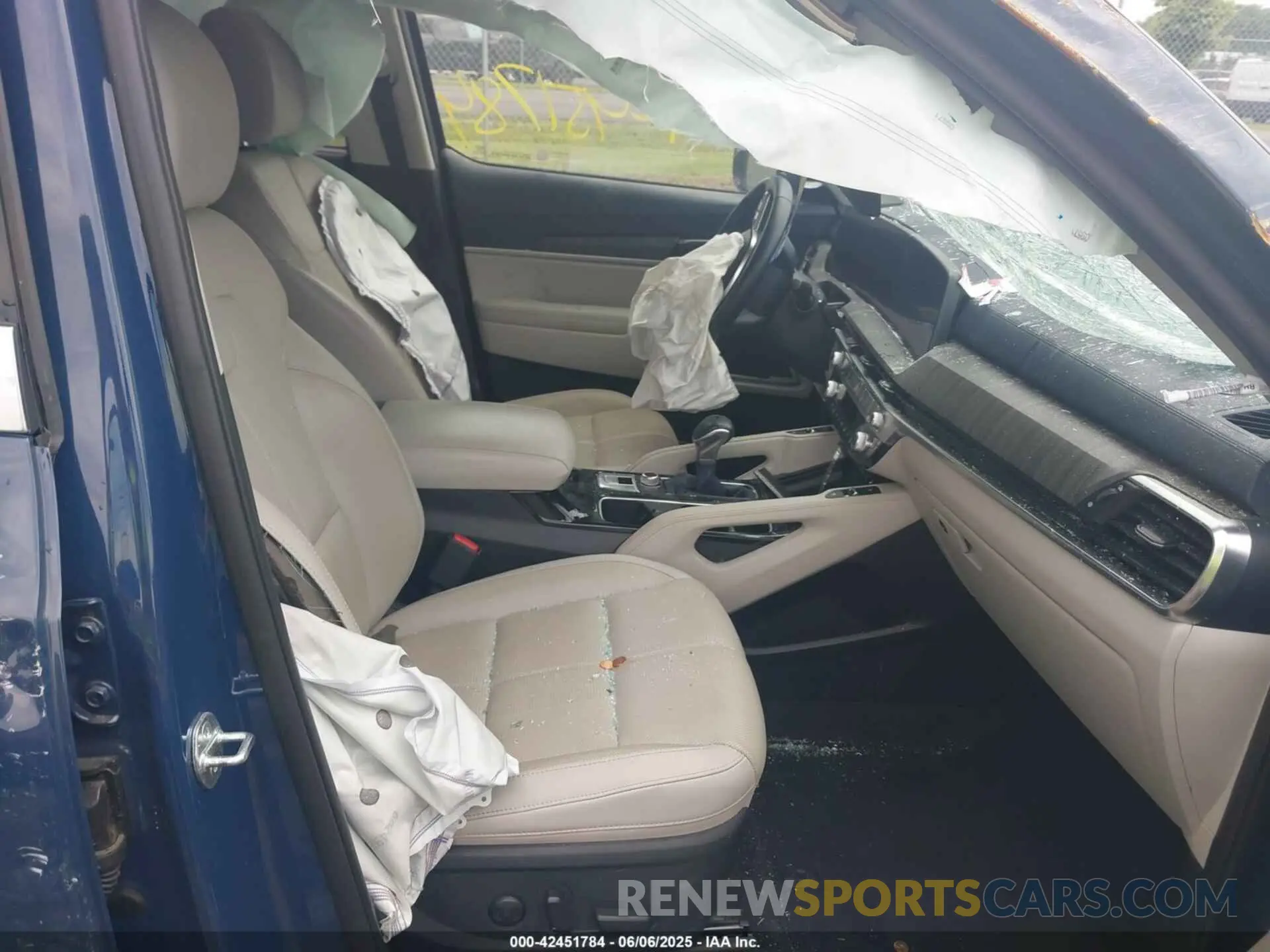 5 Photograph of a damaged car 5XYP5DGC0PG403486 KIA TELLURIDE 2023