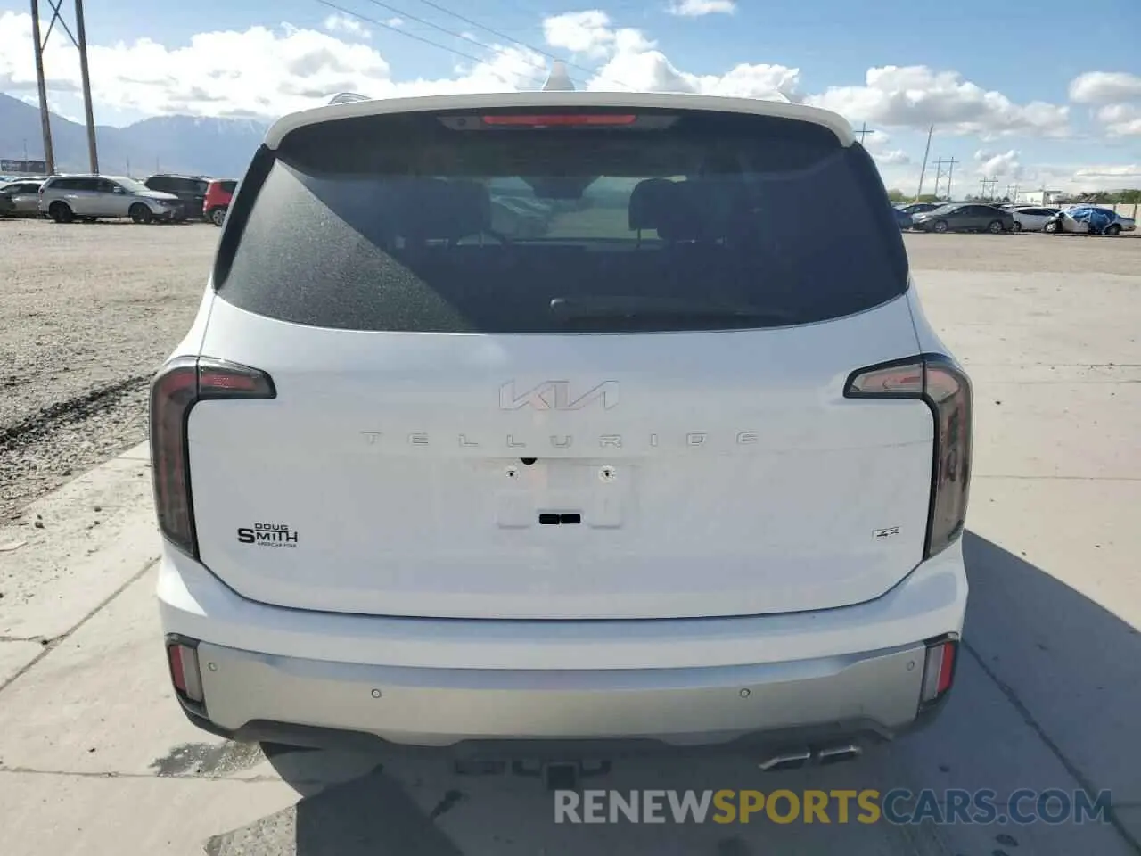 6 Photograph of a damaged car 5XYP5DGC1PG355349 KIA TELLURIDE 2023