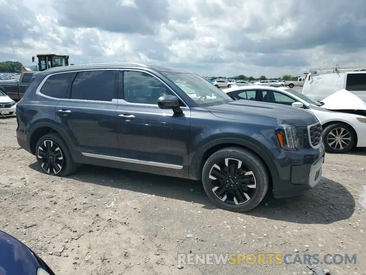4 Photograph of a damaged car 5XYP5DGC2PG350290 KIA TELLURIDE 2023