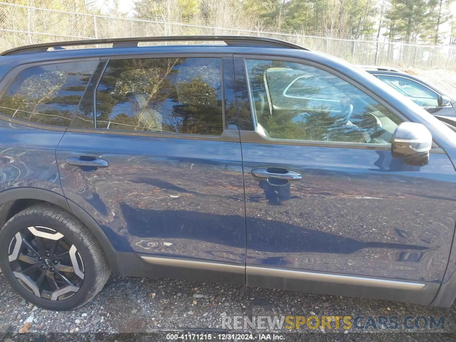 13 Photograph of a damaged car 5XYP5DGC2PG357935 KIA TELLURIDE 2023