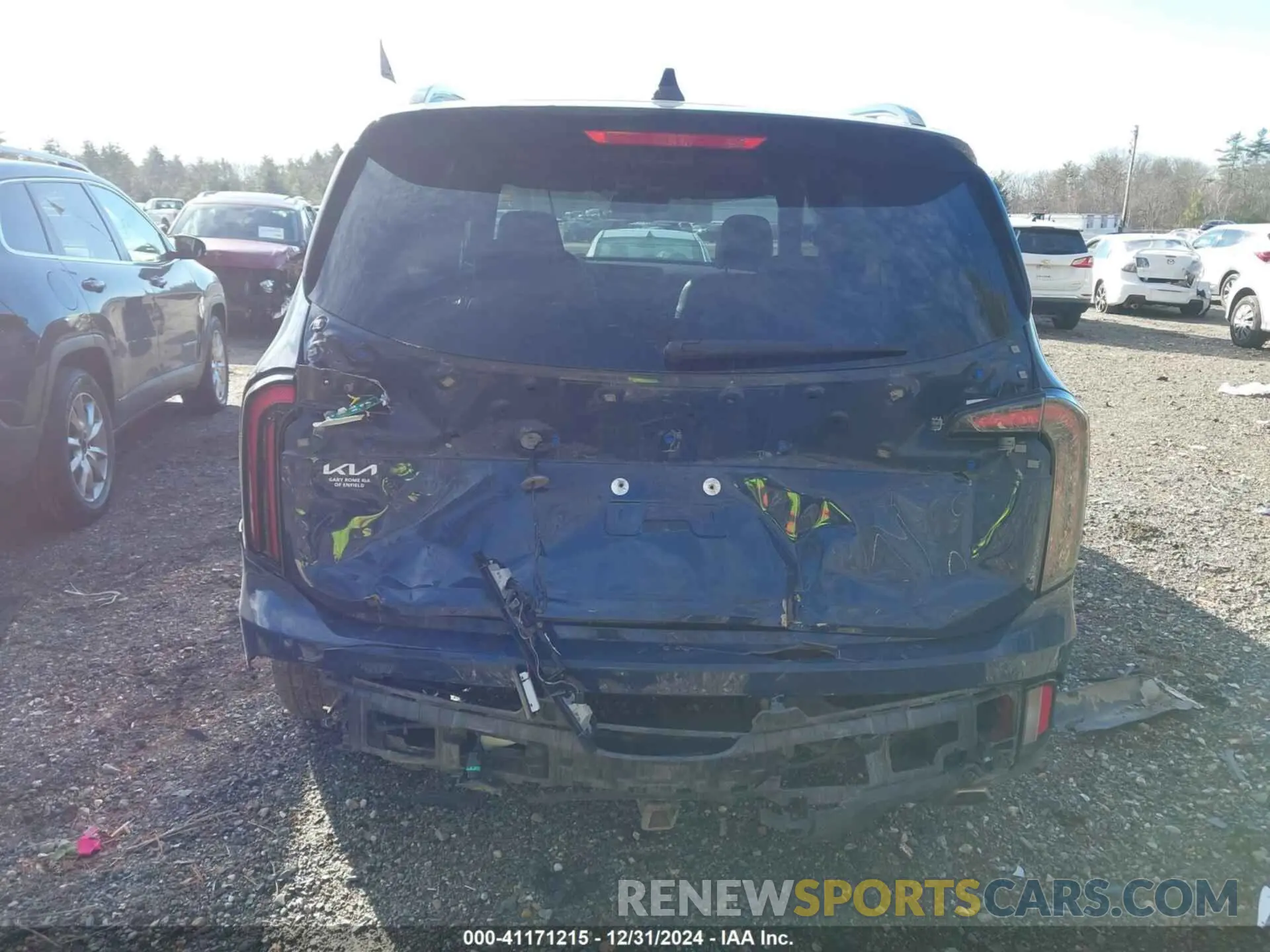 16 Photograph of a damaged car 5XYP5DGC2PG357935 KIA TELLURIDE 2023
