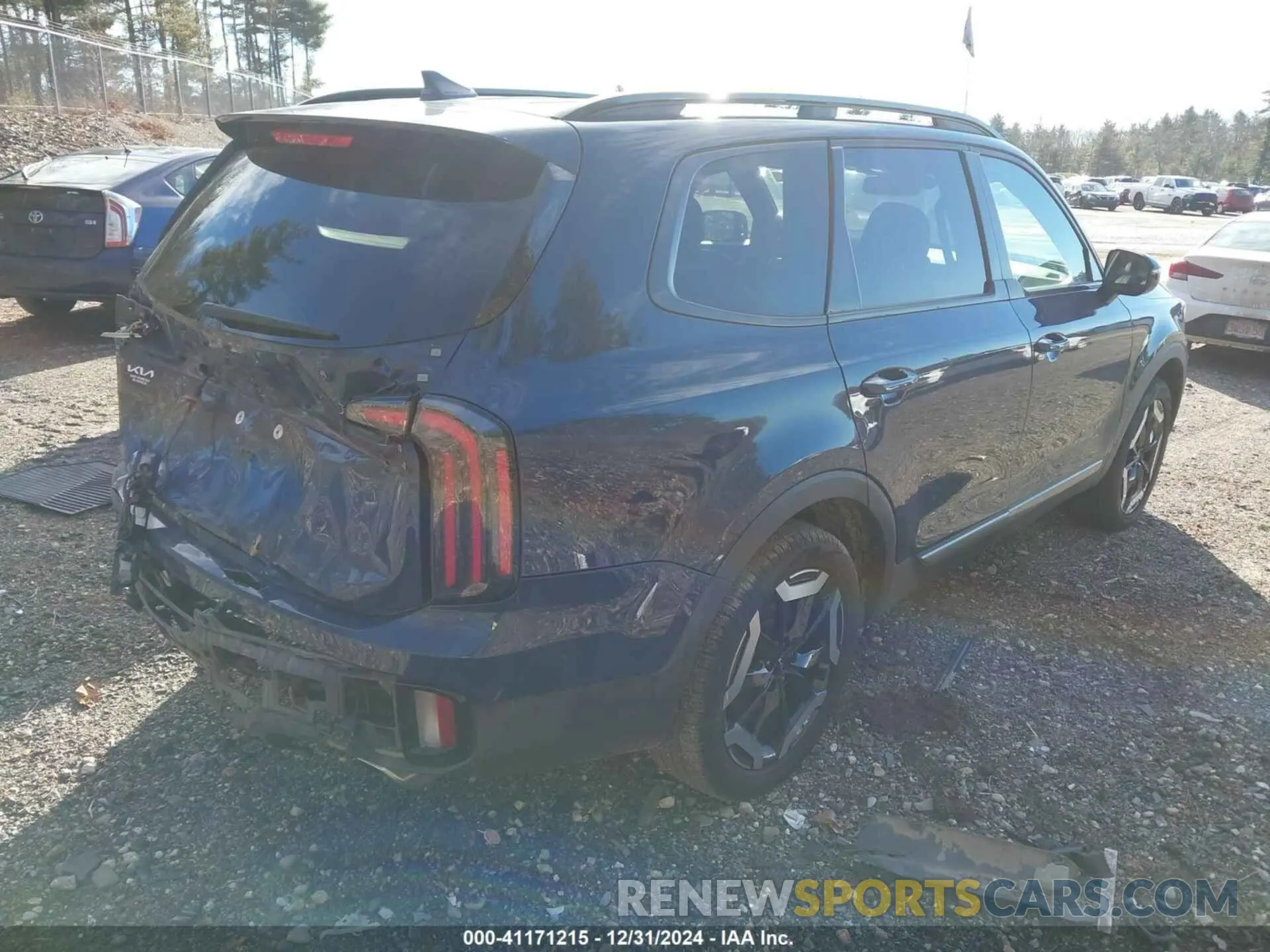 4 Photograph of a damaged car 5XYP5DGC2PG357935 KIA TELLURIDE 2023