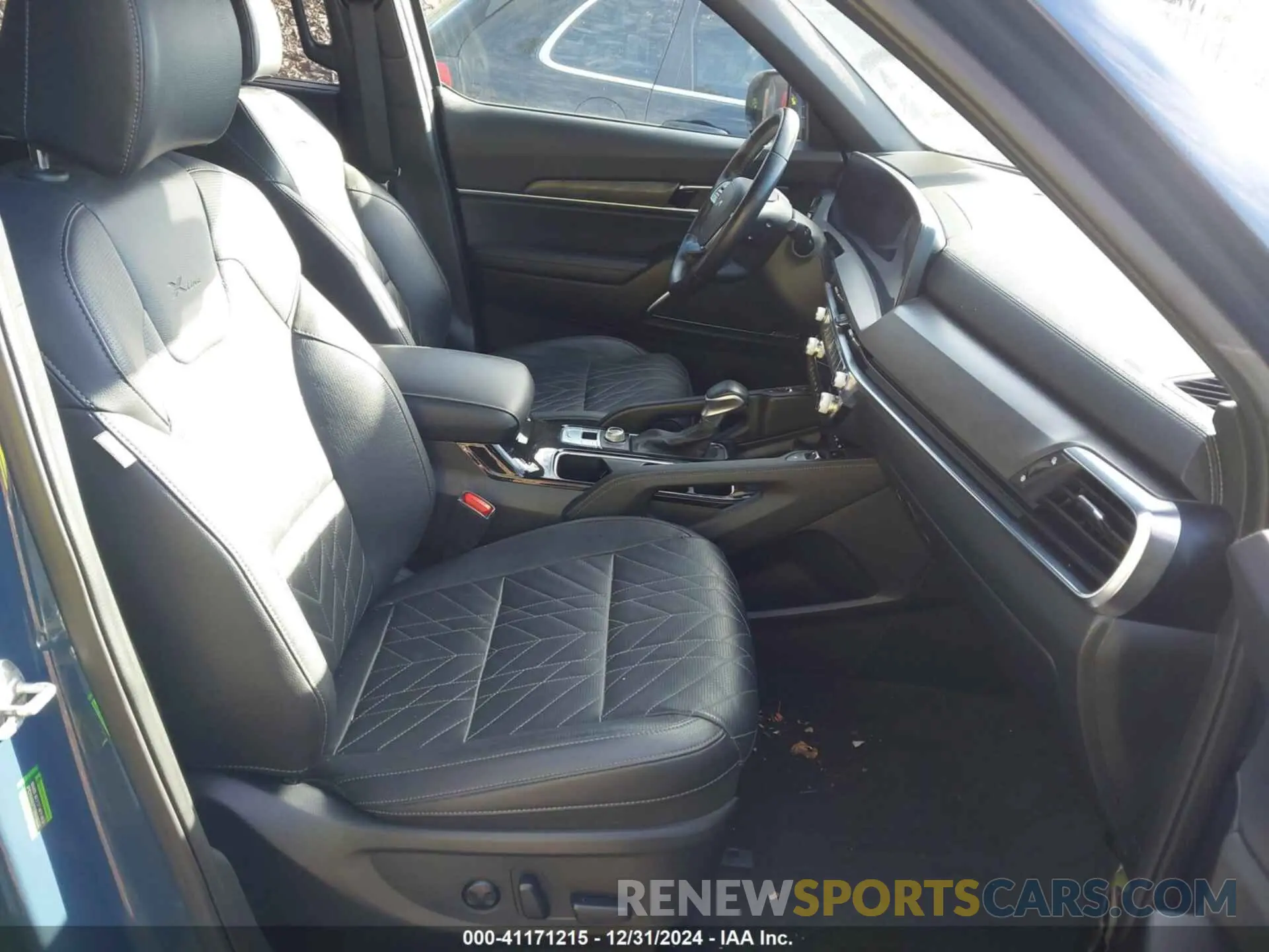 5 Photograph of a damaged car 5XYP5DGC2PG357935 KIA TELLURIDE 2023