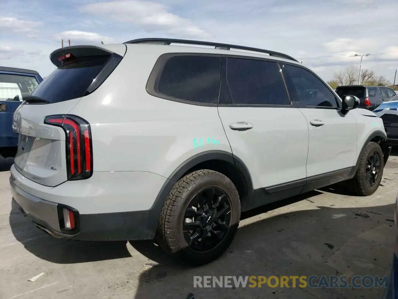 3 Photograph of a damaged car 5XYP5DGC2PG385573 KIA TELLURIDE 2023