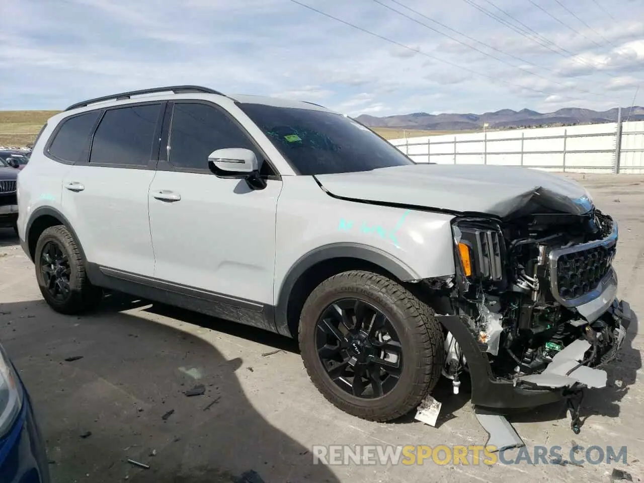 4 Photograph of a damaged car 5XYP5DGC2PG385573 KIA TELLURIDE 2023