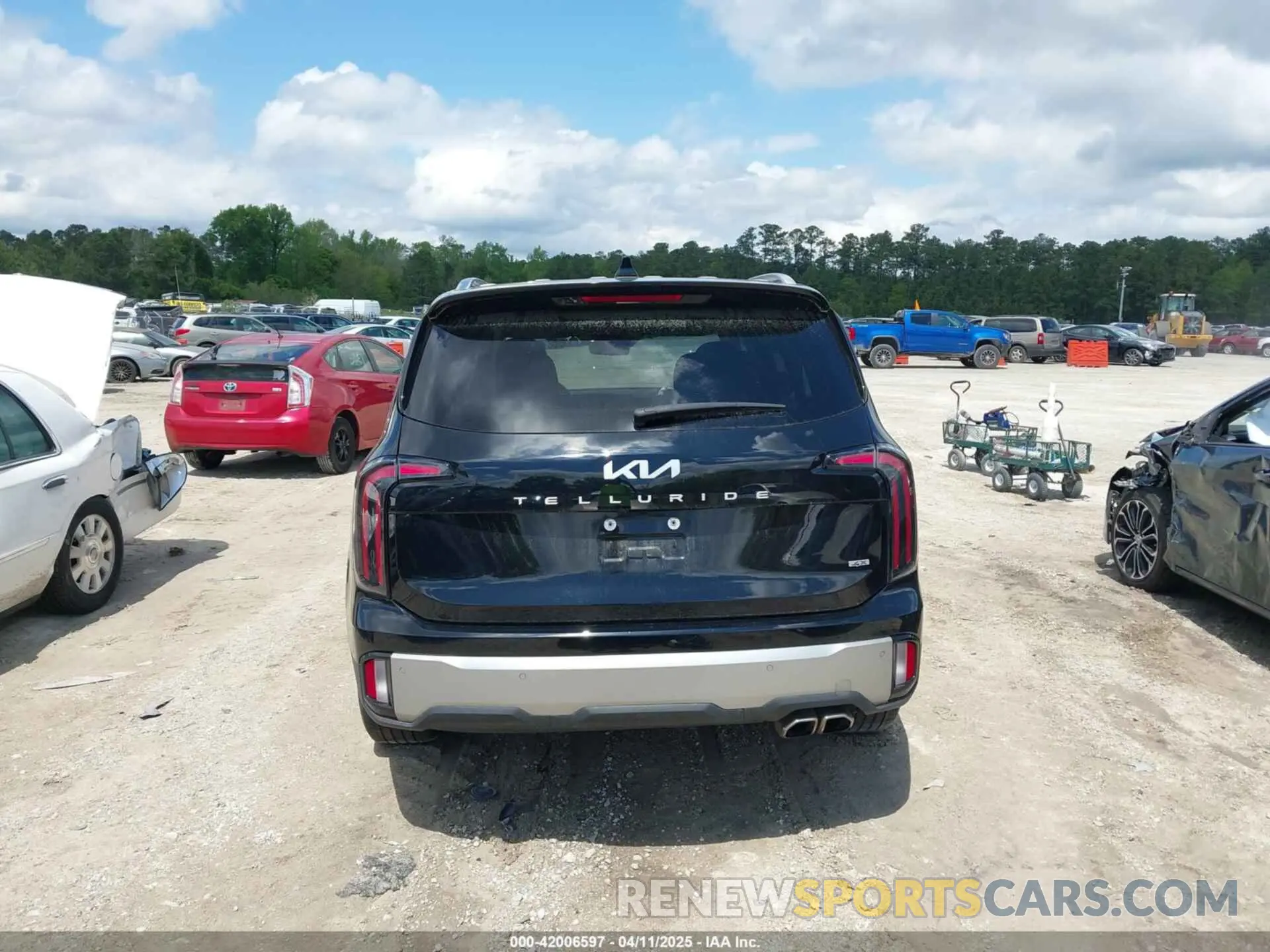 16 Photograph of a damaged car 5XYP5DGC3PG337368 KIA TELLURIDE 2023
