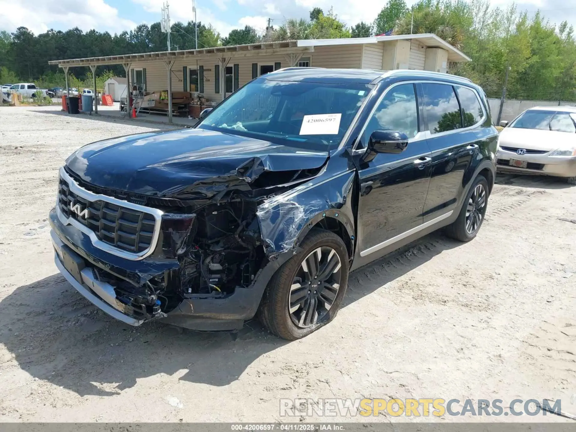 2 Photograph of a damaged car 5XYP5DGC3PG337368 KIA TELLURIDE 2023