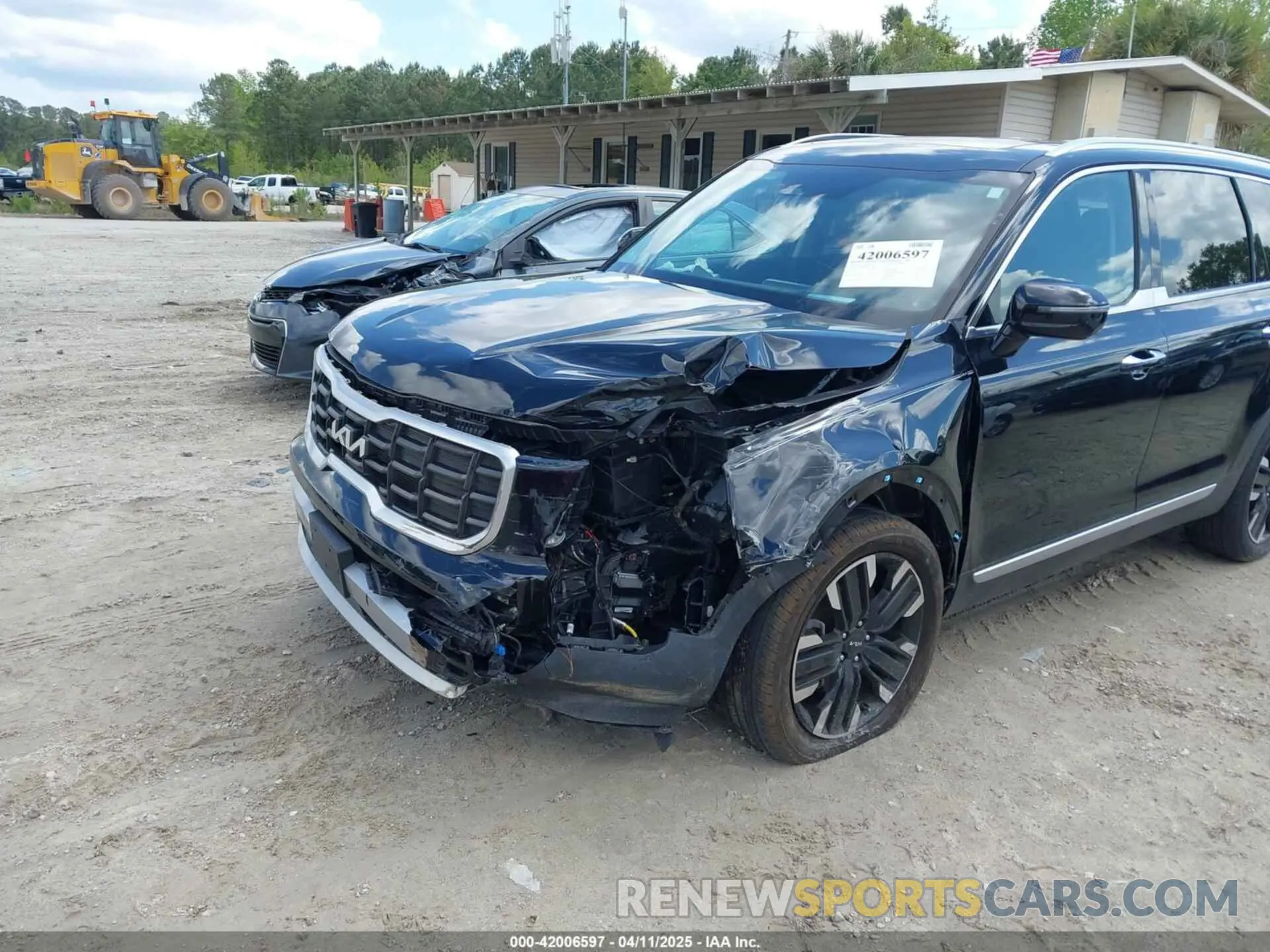 6 Photograph of a damaged car 5XYP5DGC3PG337368 KIA TELLURIDE 2023