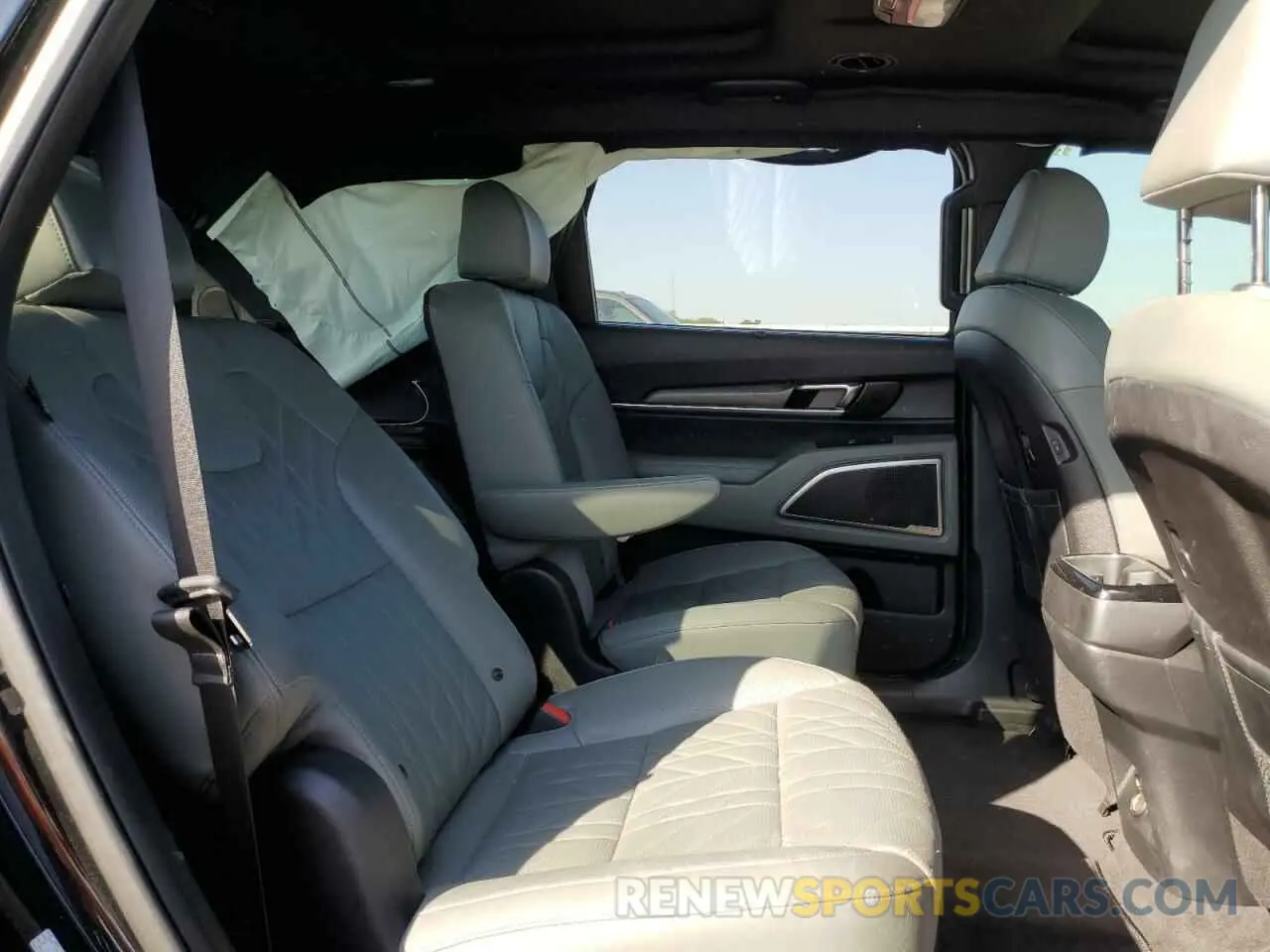 11 Photograph of a damaged car 5XYP5DGC3PG348337 KIA TELLURIDE 2023