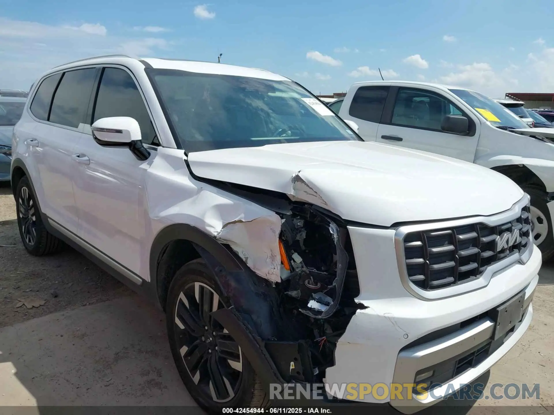 1 Photograph of a damaged car 5XYP5DGC3PG365574 KIA TELLURIDE 2023
