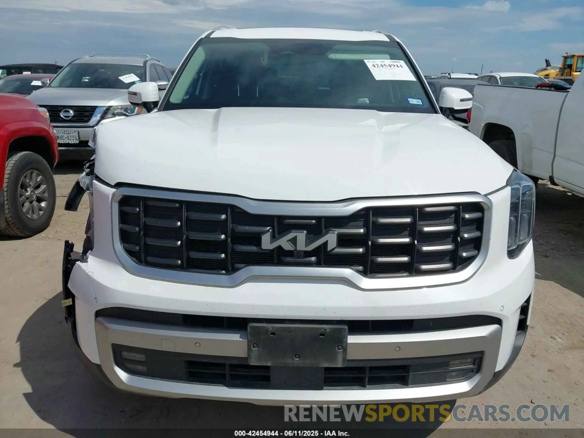 11 Photograph of a damaged car 5XYP5DGC3PG365574 KIA TELLURIDE 2023