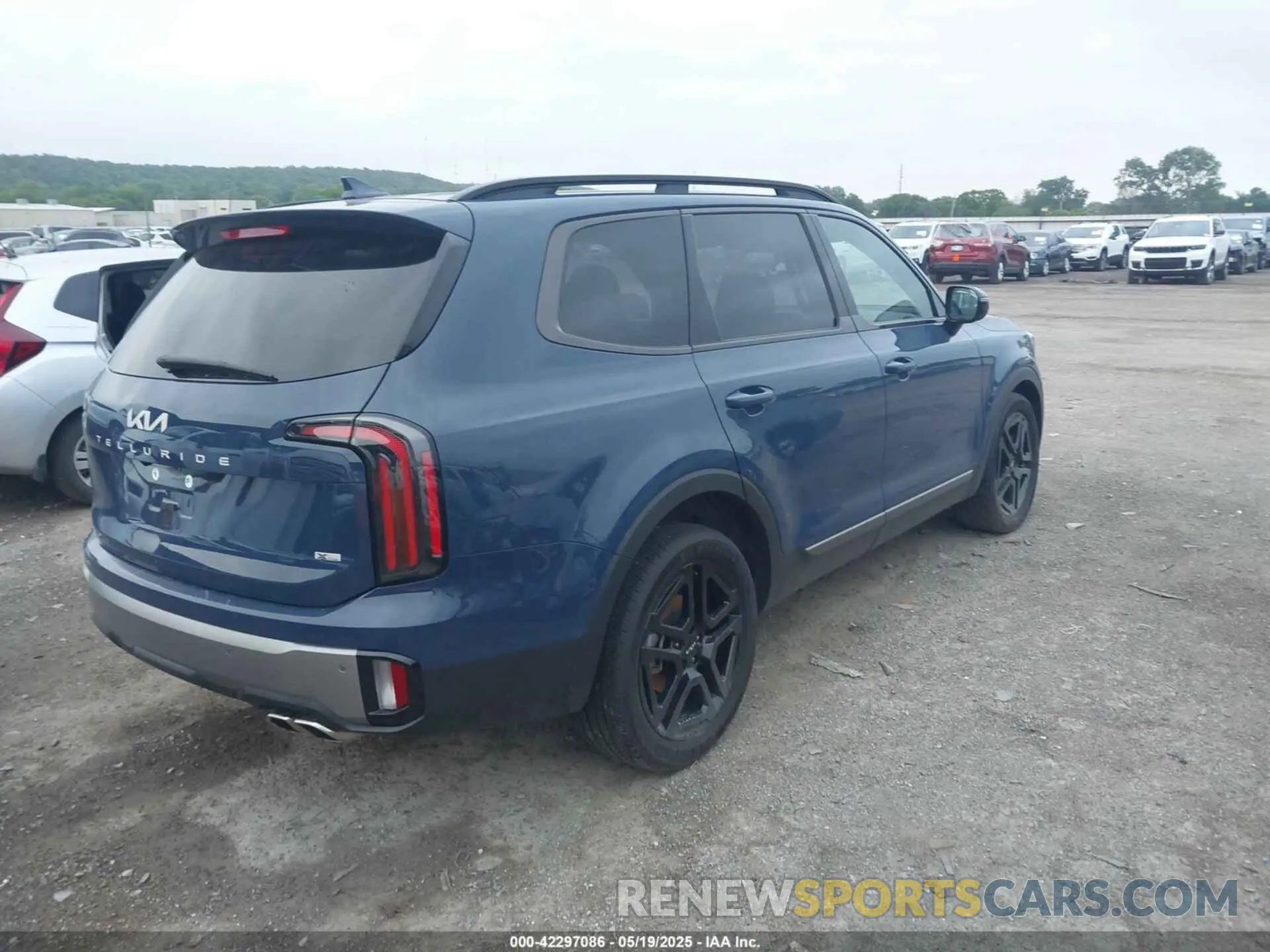 4 Photograph of a damaged car 5XYP5DGC3PG410674 KIA TELLURIDE 2023