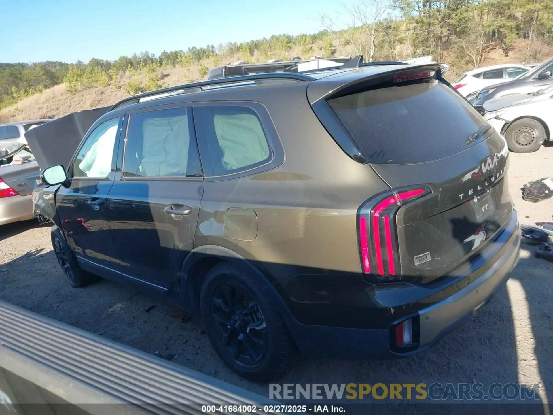 13 Photograph of a damaged car 5XYP5DGC4PG403393 KIA TELLURIDE 2023