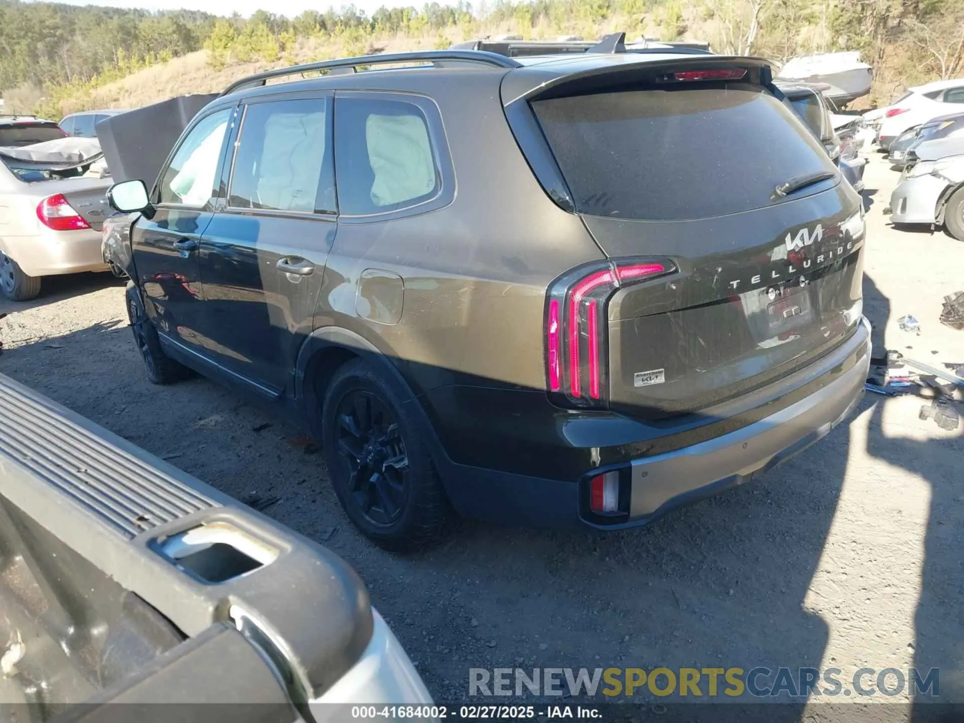 3 Photograph of a damaged car 5XYP5DGC4PG403393 KIA TELLURIDE 2023