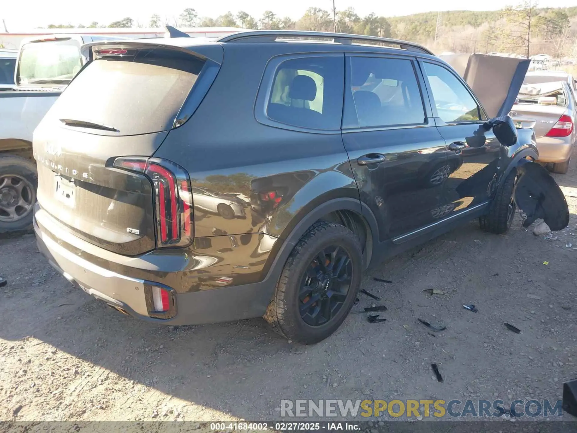 4 Photograph of a damaged car 5XYP5DGC4PG403393 KIA TELLURIDE 2023
