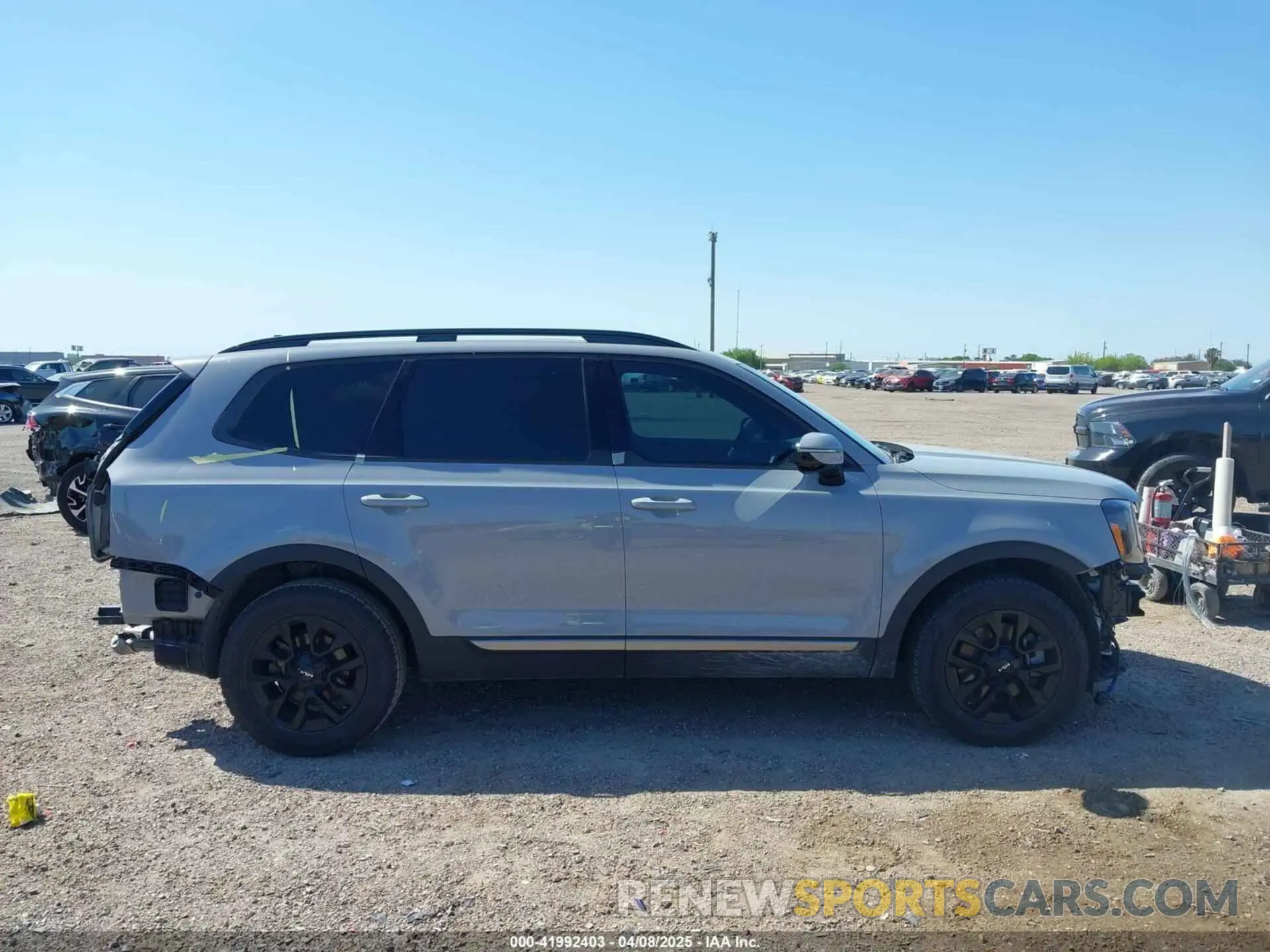 14 Photograph of a damaged car 5XYP5DGC5PG385874 KIA TELLURIDE 2023