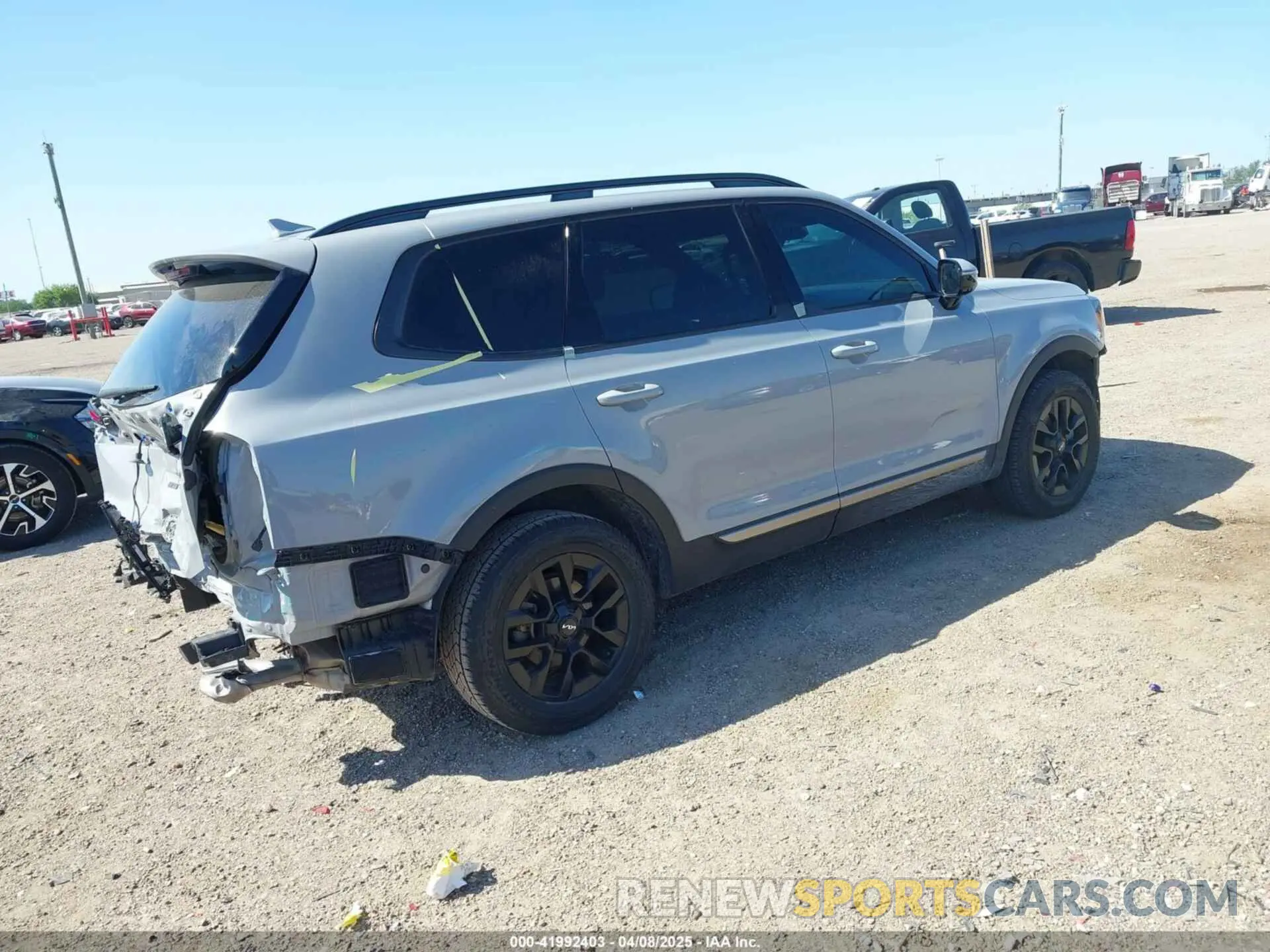 4 Photograph of a damaged car 5XYP5DGC5PG385874 KIA TELLURIDE 2023