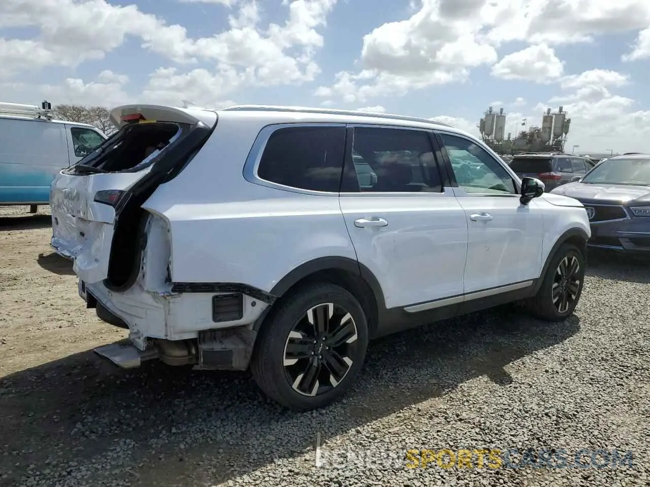 3 Photograph of a damaged car 5XYP5DGC6PG406392 KIA TELLURIDE 2023