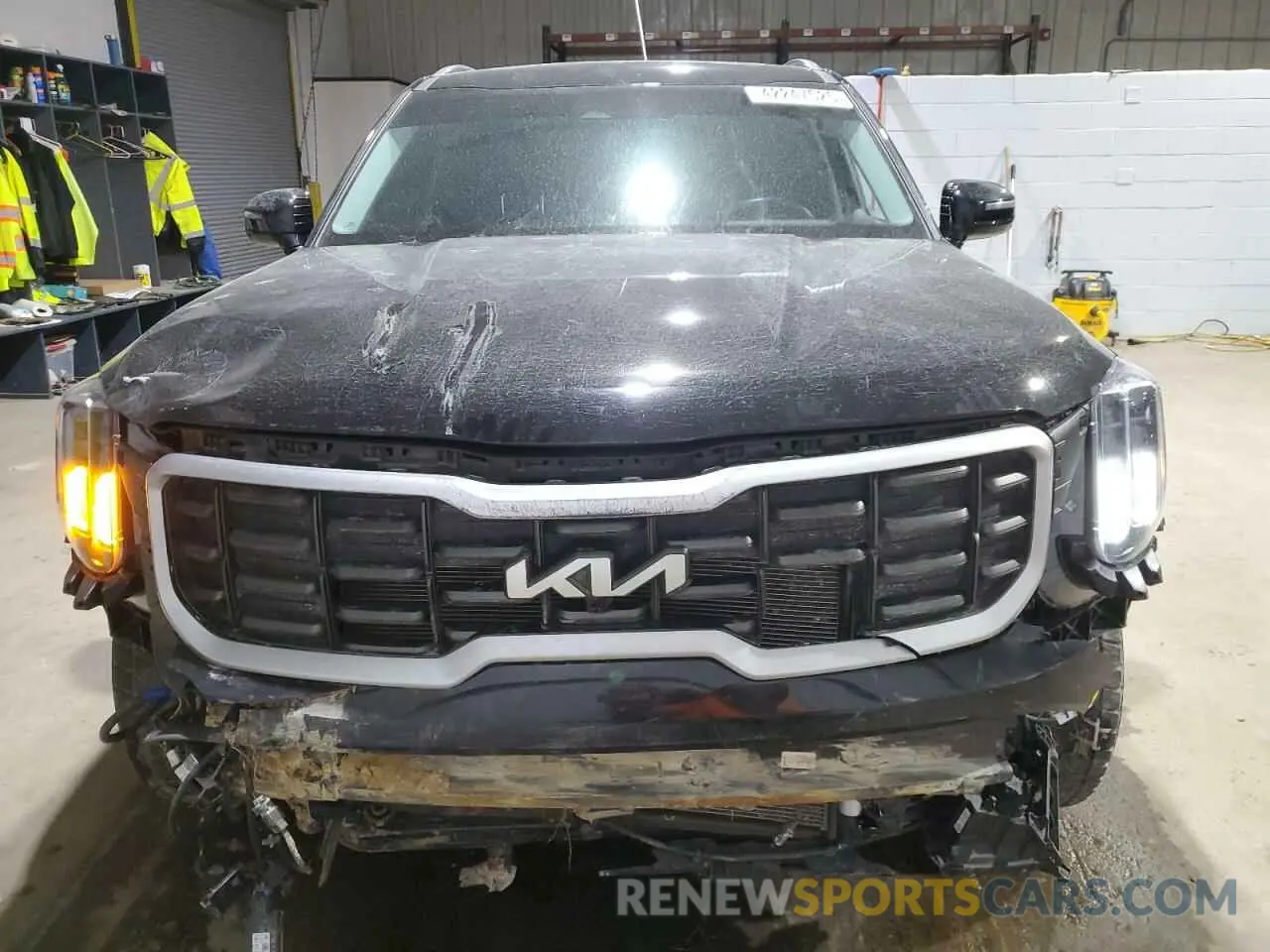 5 Photograph of a damaged car 5XYP5DGC7PG338443 KIA TELLURIDE 2023